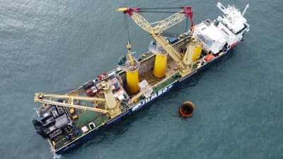 Optimising offshore wind foundation installation through multi-contracting