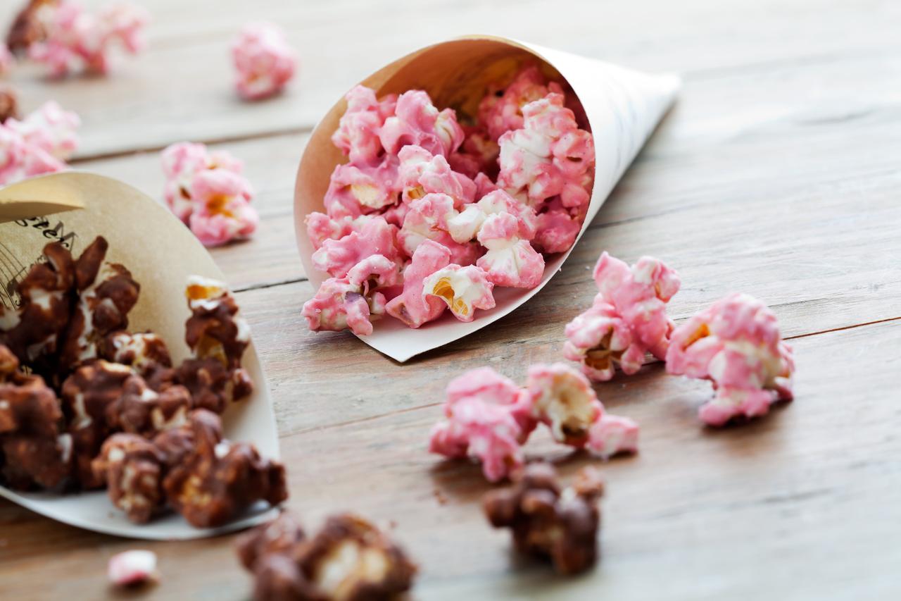 Popcorn, Chocolate, Food, Ingredient, Recipe, Flower, Cuisine, Plant, Dish, Petal