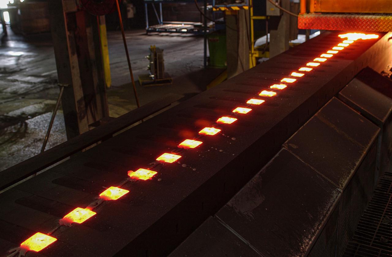 Mold Conveyor Crop