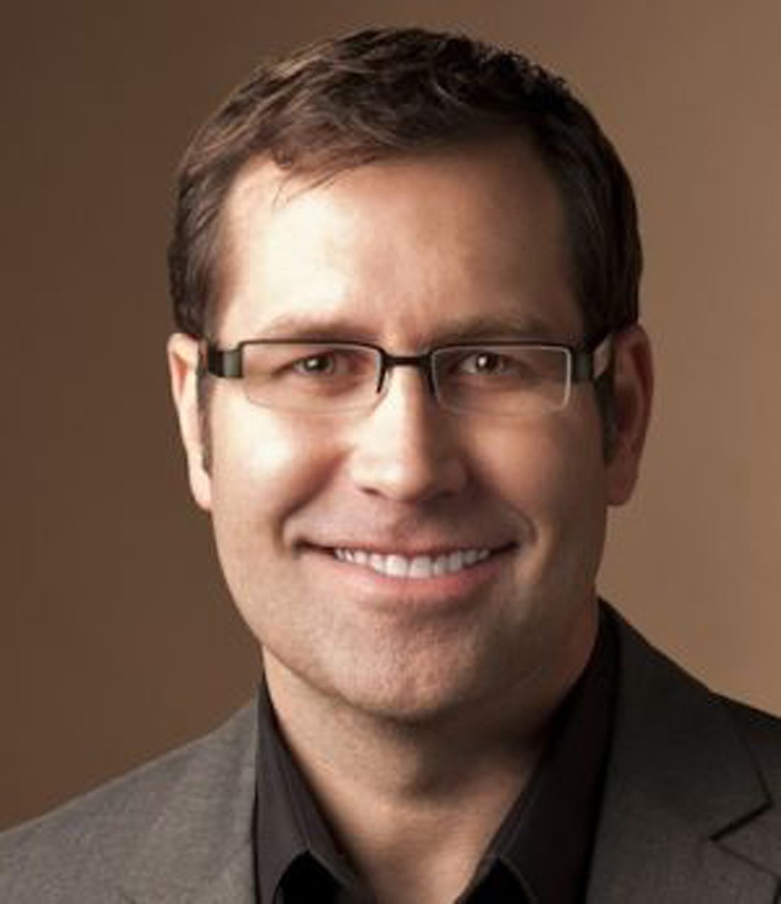 Vision care, Dress shirt, Forehead, Glasses, Smile, Chin, Eyebrow, Jaw, Eyewear, Collar