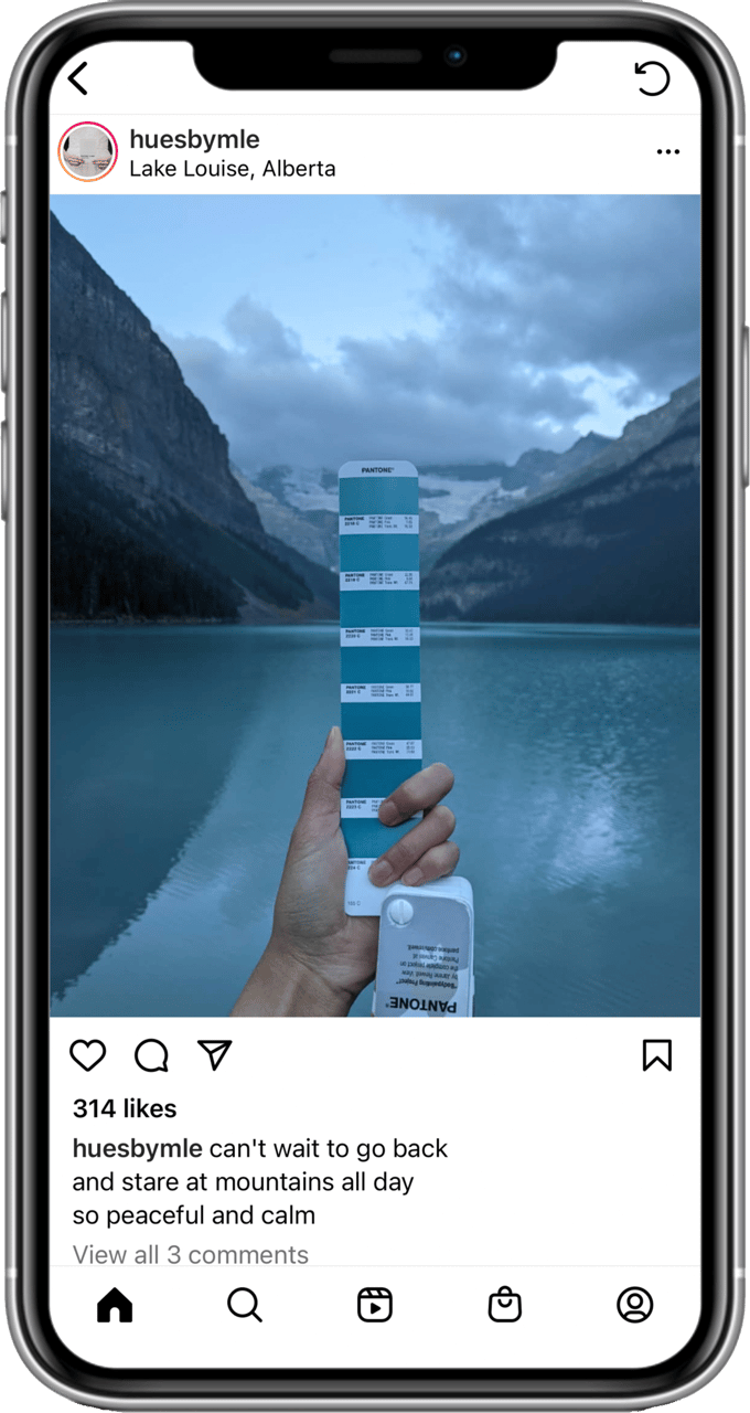 Body of water, Sky, Cloud, Mountain, Azure, Travel, Lake, Screenshot