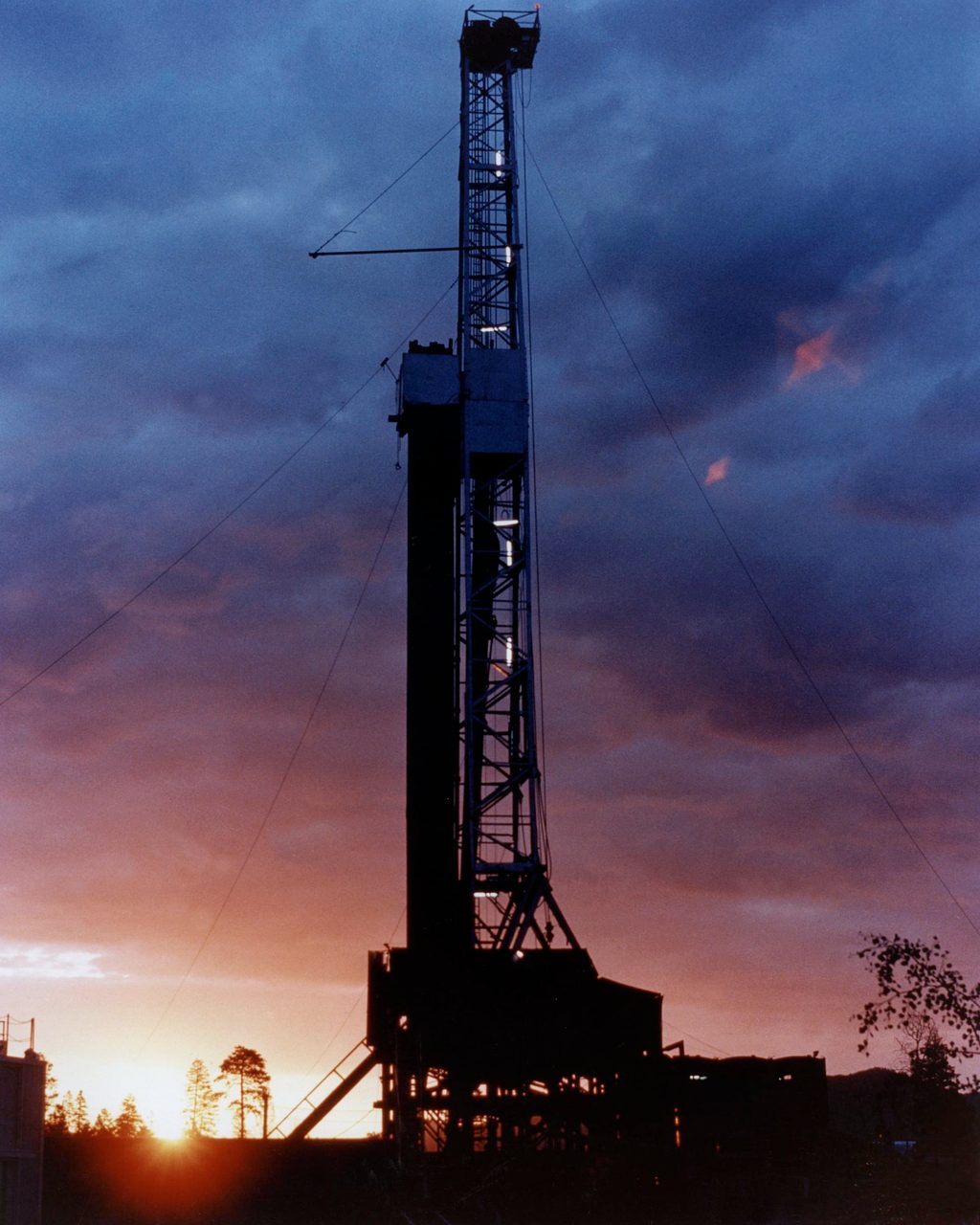 Cloud, Sky, Atmosphere, Light, Afterglow, Electricity, Dusk