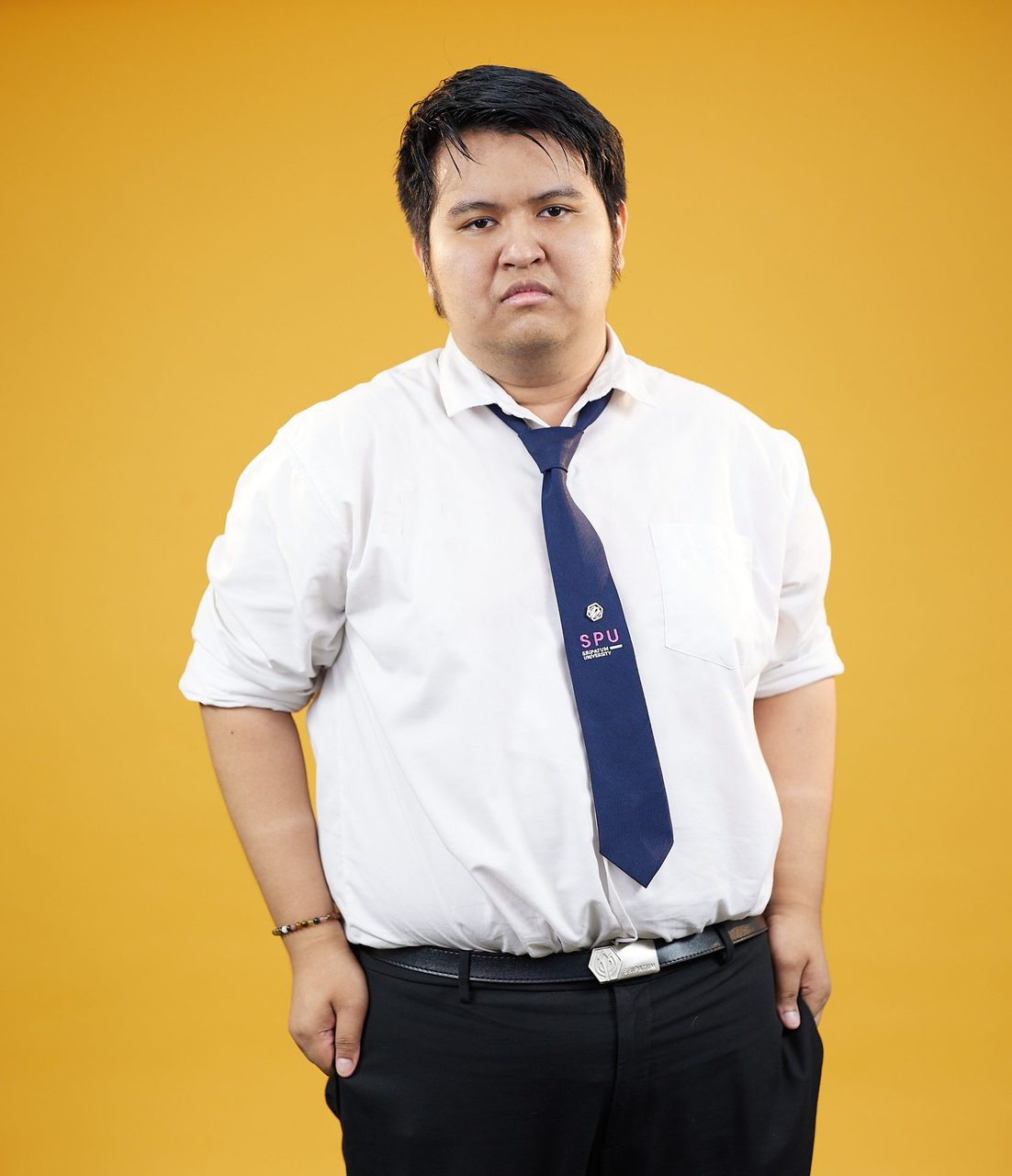 Dress shirt, Outerwear, Neck, Sleeve, Gesture, Collar, Elbow