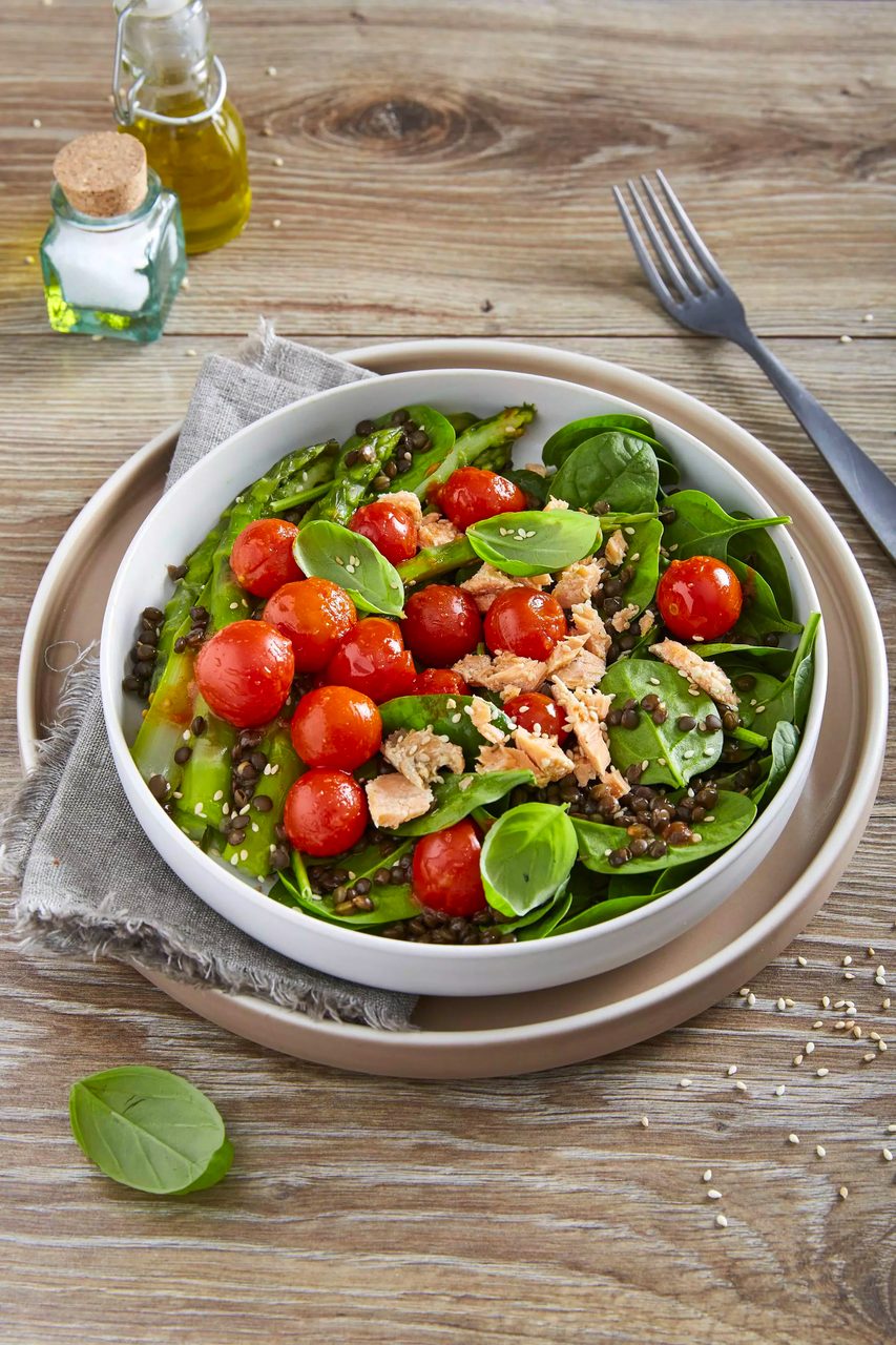 Kitchen utensil, Cherry Tomatoes, Food, Tableware, Fruit, Dishware, Salad, Recipe, Plant, Plate