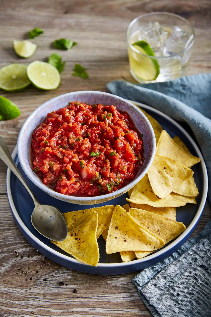 Corn chip, Persian lime, Food, Tableware, Plate, Recipe, Ingredient, Totopo, Dishware