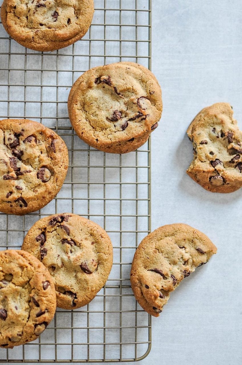 Chocolate chip cookie, Baked goods, Food, Ingredient, Recipe, Cuisine, Dish