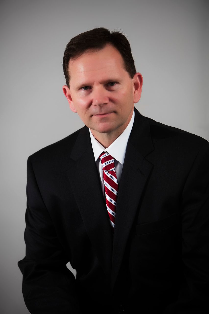 Dress shirt, Flash photography, Tie, Neck, Sleeve, Gesture, Suit, Collar