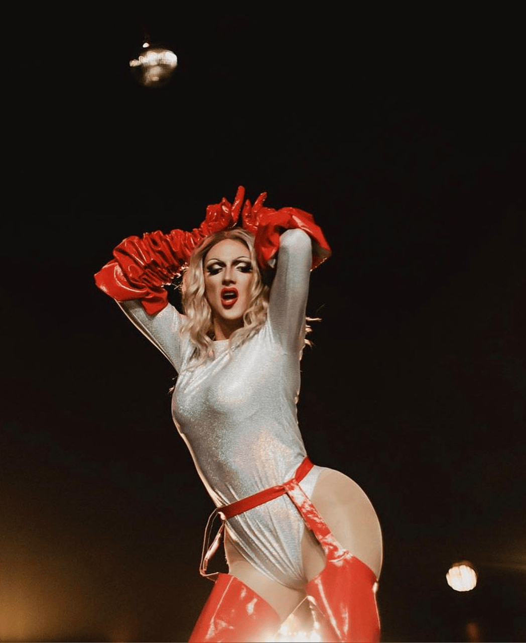 Human body, Performing arts, Flash photography, Dance, Glove, Entertainment, Thigh
