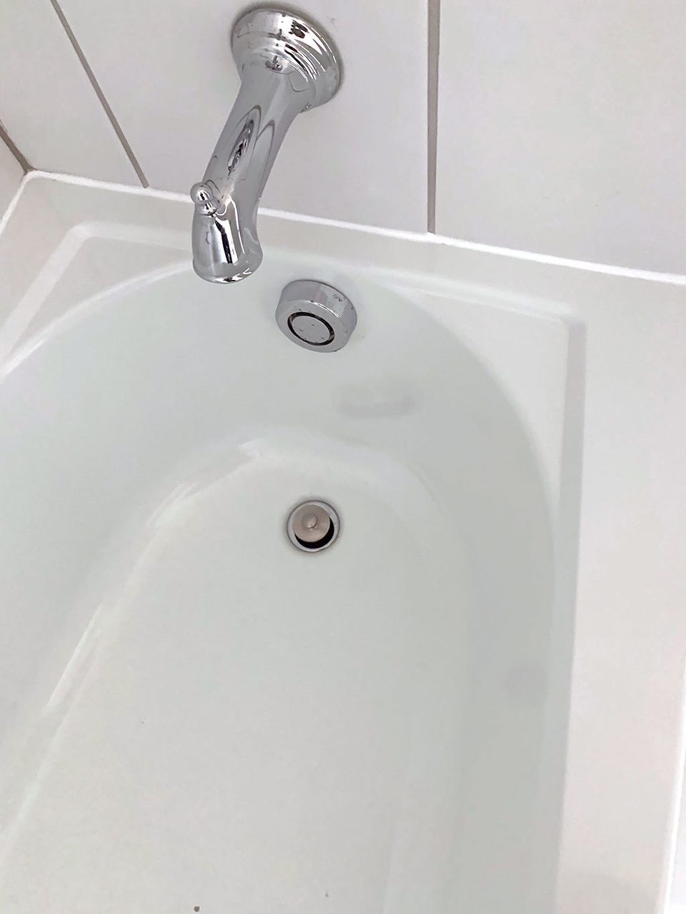 Plumbing fixture, Bathroom sink, Composite material, Brown, Tap, White, Fluid, Grey