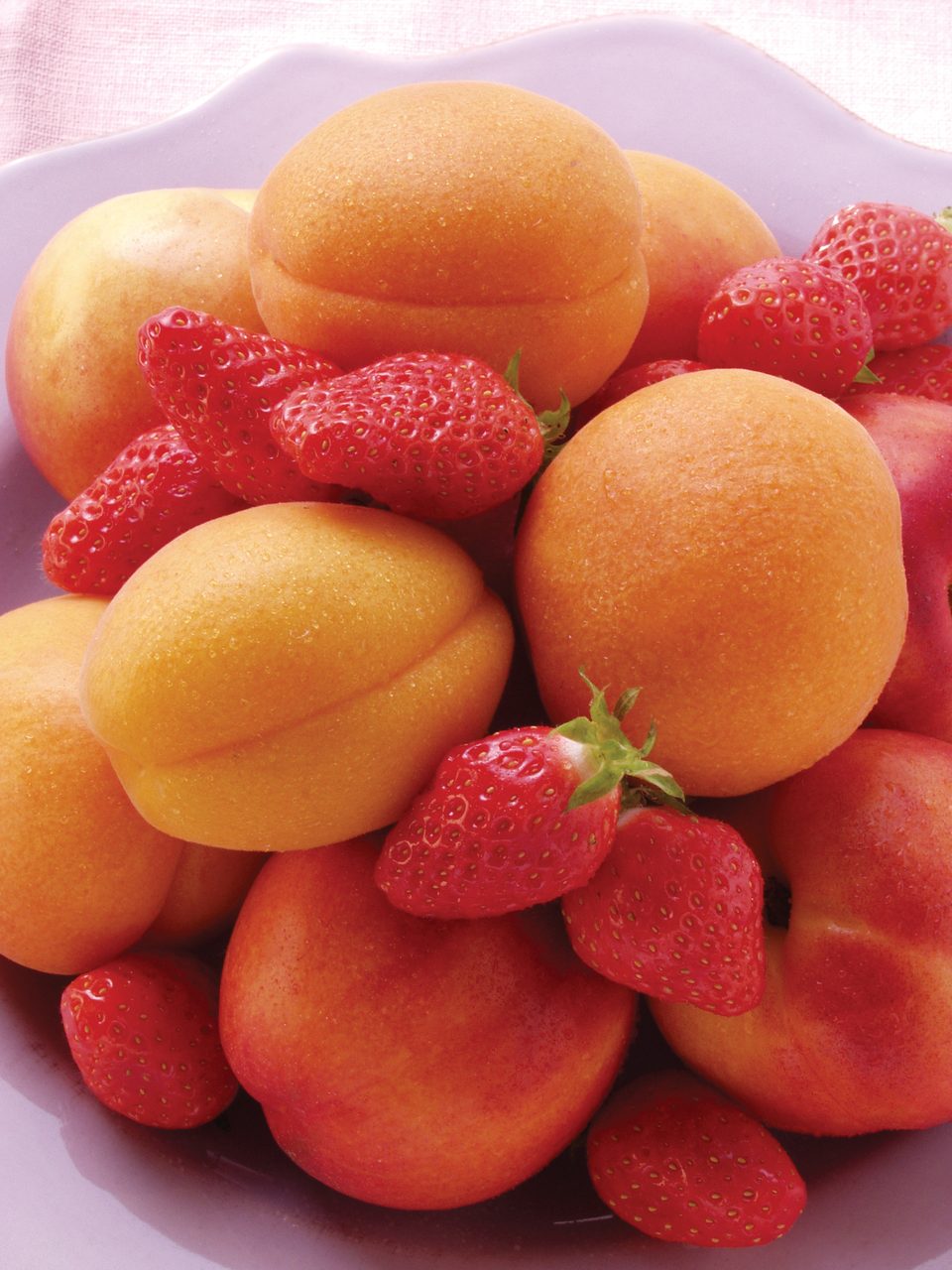 Natural foods, Seedless fruit, Food, Tableware, Ingredient, Cuisine, Dish