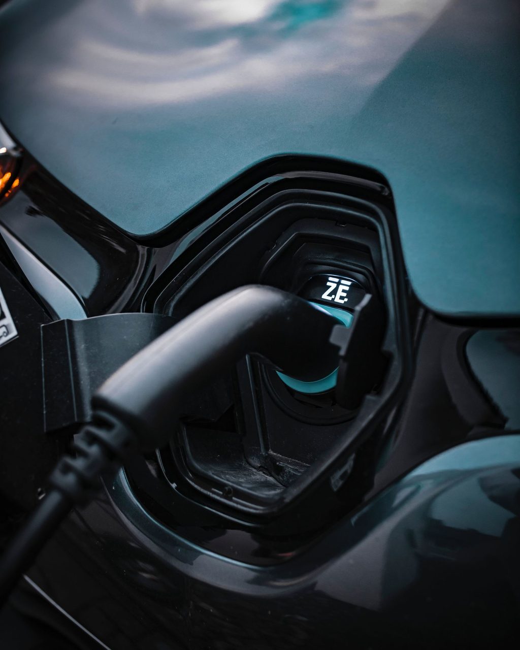 Renault Zoe while charging