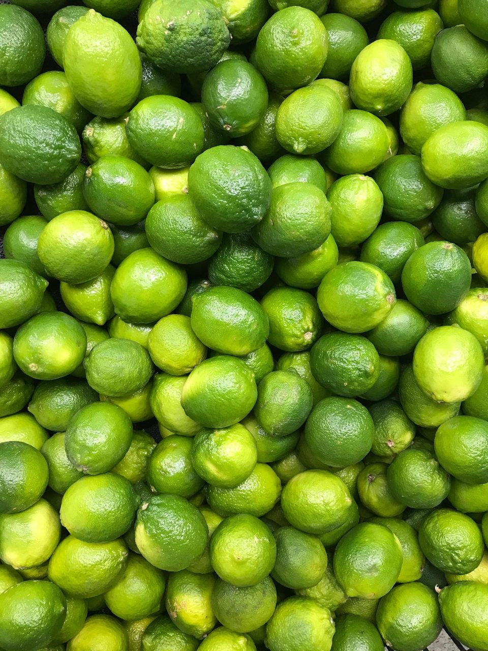 Natural foods, Sweet lemon, Legume family, Persian lime, Plant, Green, Rangpur, Fruit, Ingredient, Citrus