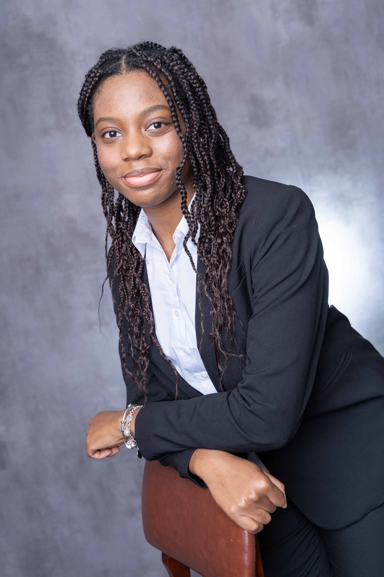 Facial expression, Formal wear, Long hair, Fashion, Smile, Blazer, Happiness