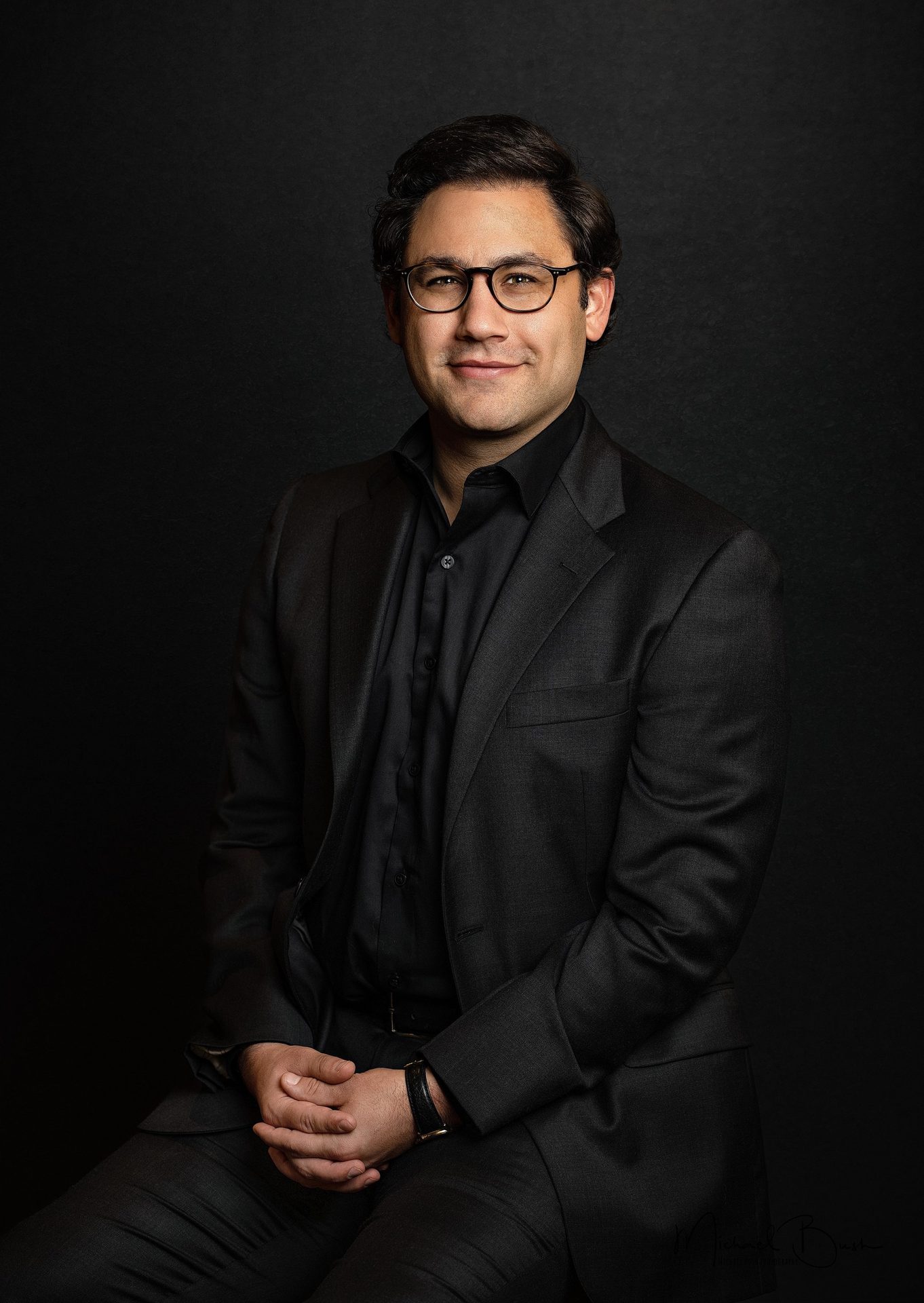 Vision care, Dress shirt, Flash photography, Forehead, Cheek, Glasses, Watch, Sleeve, Gesture, Collar