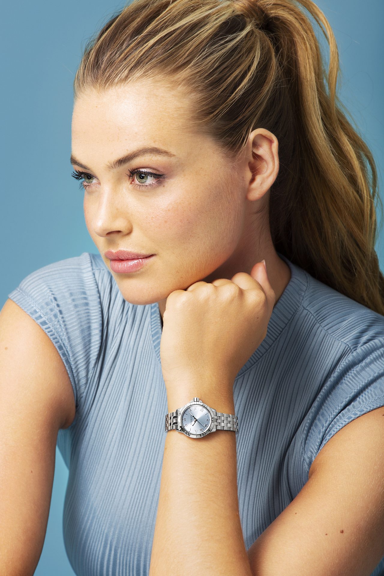 Forehead, Watch, Joint, Skin, Lip, Eyebrow, Eyelash, Neck, Ear, Makeover