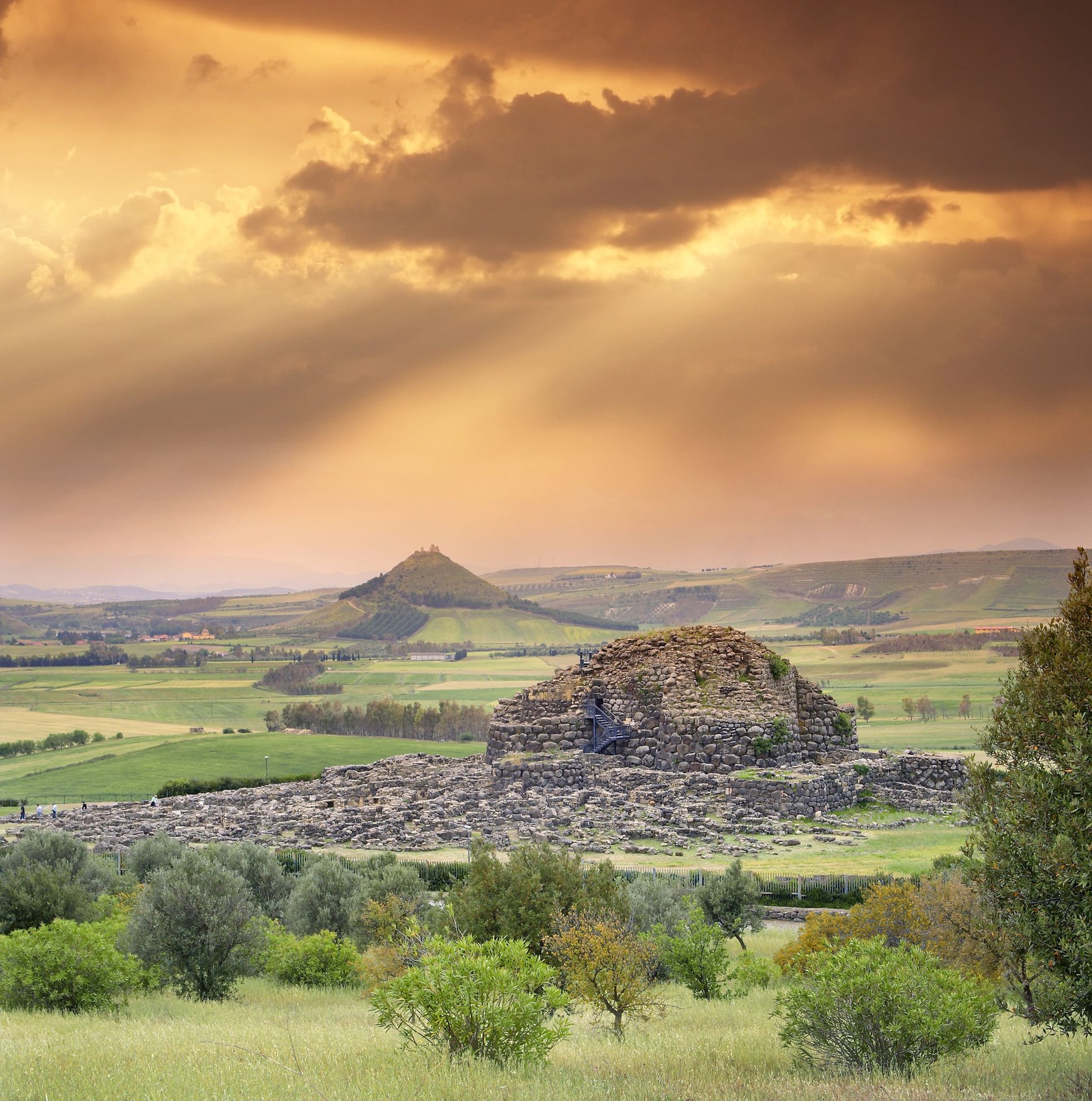 Natural landscape, Land lot, Grass, Grassland, Cloud, Ecoregion, Hill, Plain, Steppe, Prairie