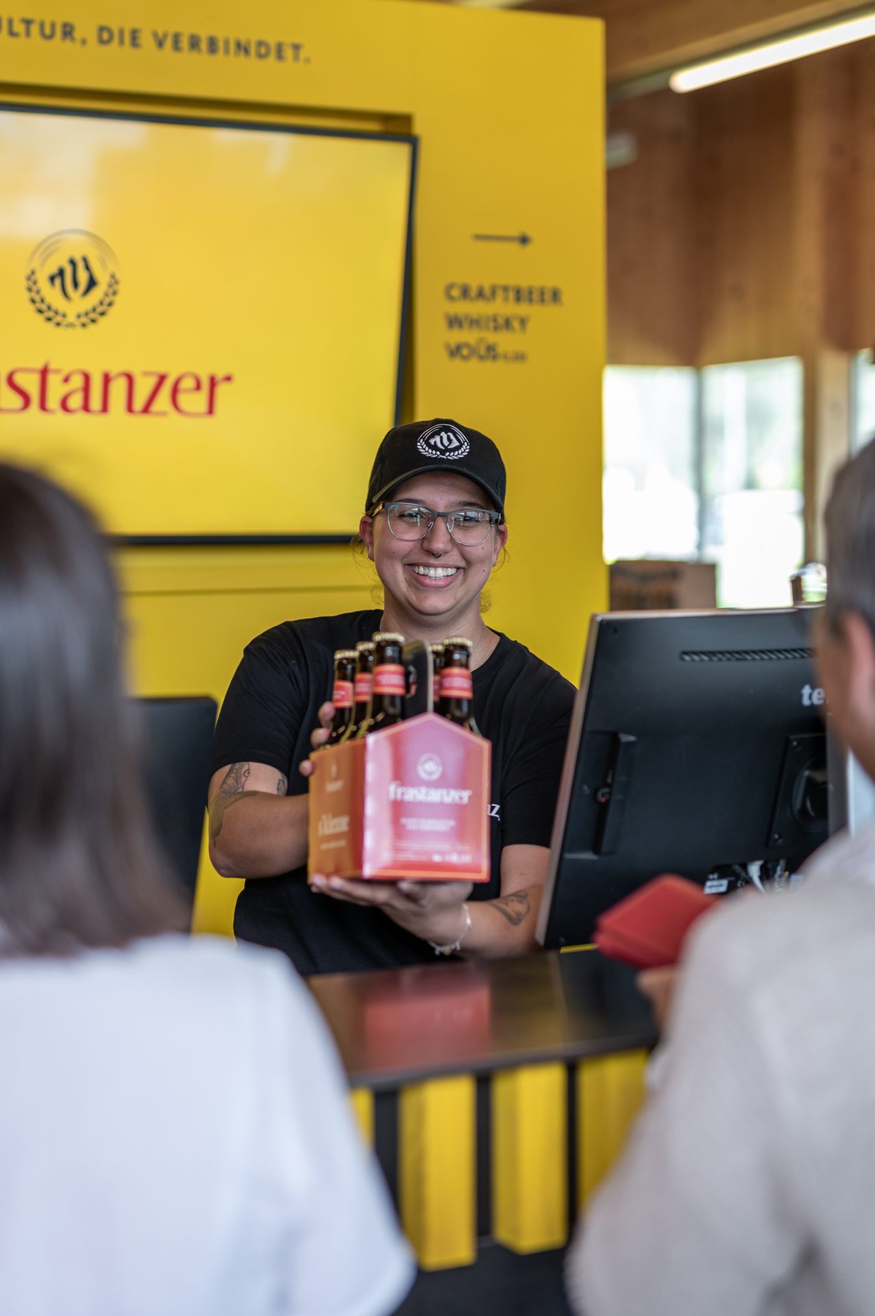Smile, Yellow, Customer