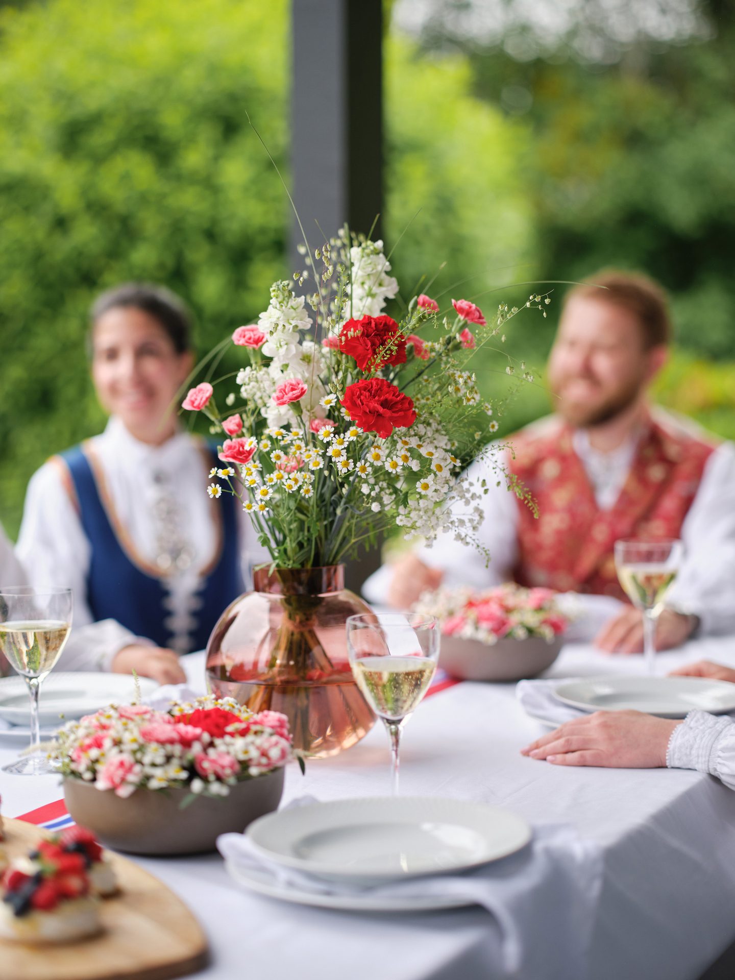 Flower bouquet, Cut flowers, Red, Tableware, Event, Floristry, Pink, Petal