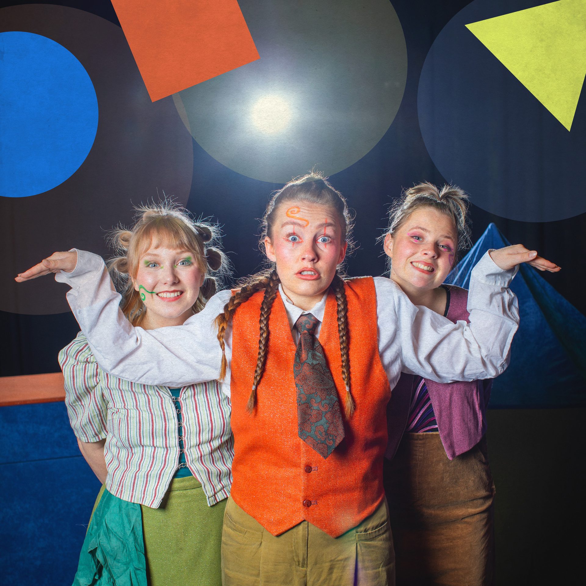 Facial expression, Performing Arts, Smile, Happiness, Entertainment, Fun