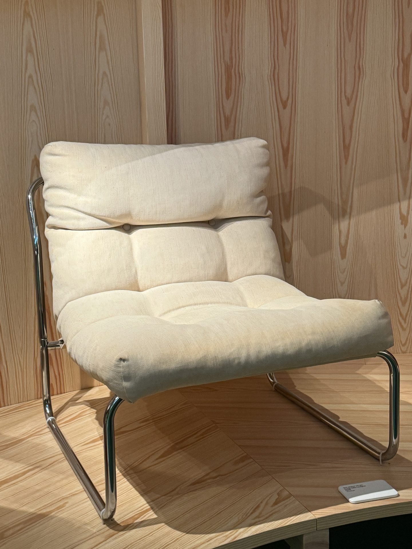 Outdoor furniture, Wood, Rectangle, Chair, Comfort, Flooring, Floor