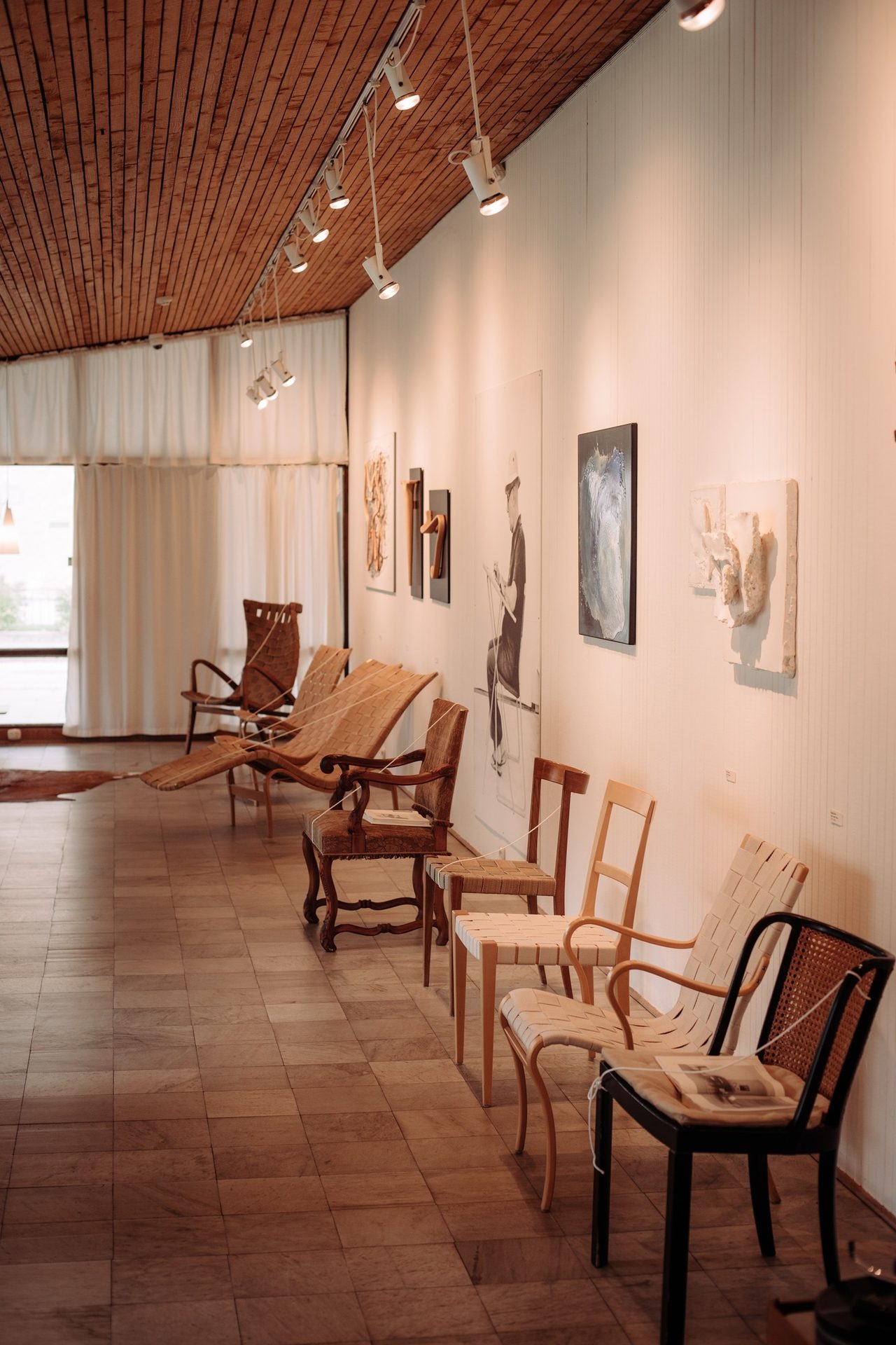 Picture frame, Interior design, Furniture, Property, Wood, Building, Flooring, Lighting, Floor, Hall