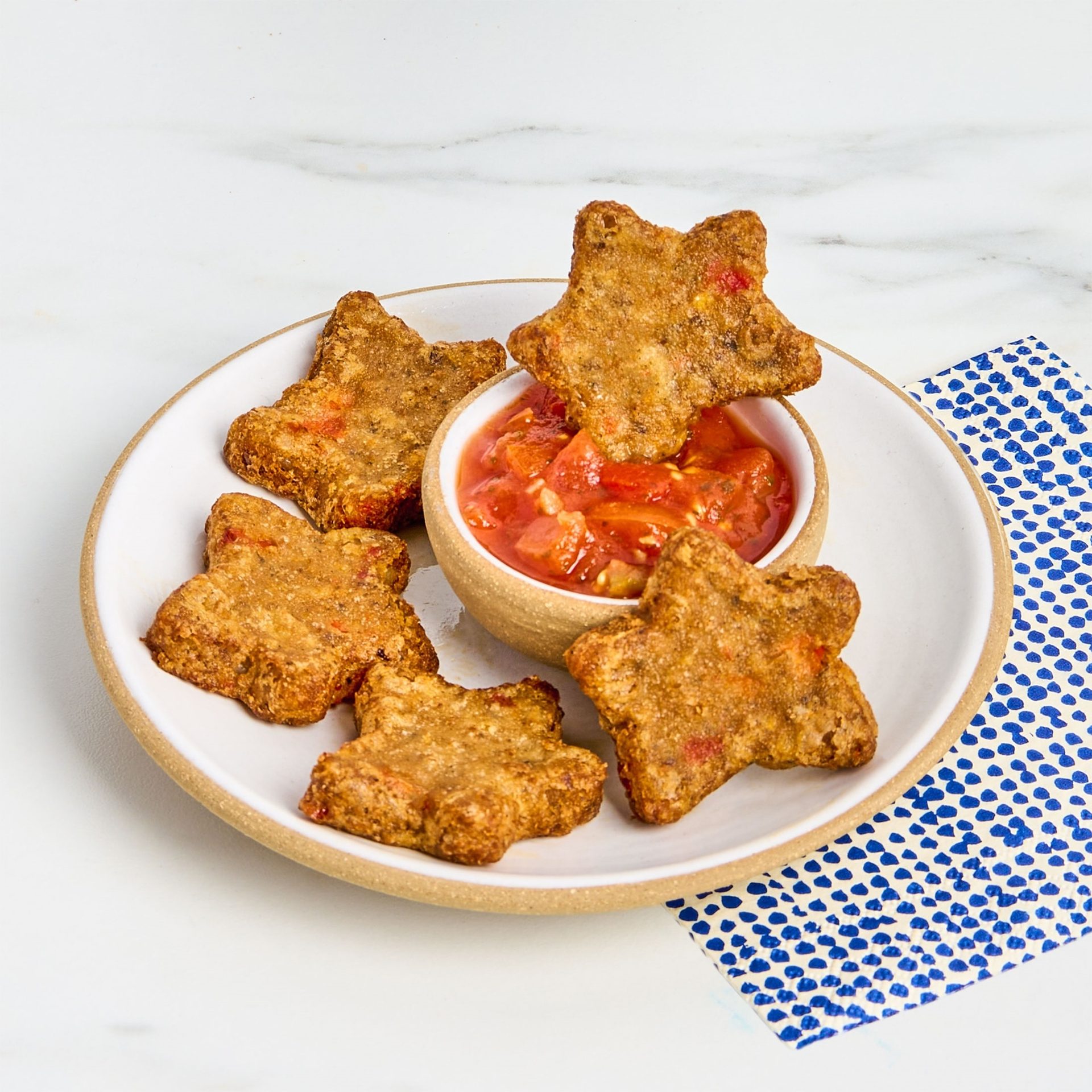 Fried food, Dipping sauce, Ingredient, Tableware, Chutney, Recipe, Condiment
