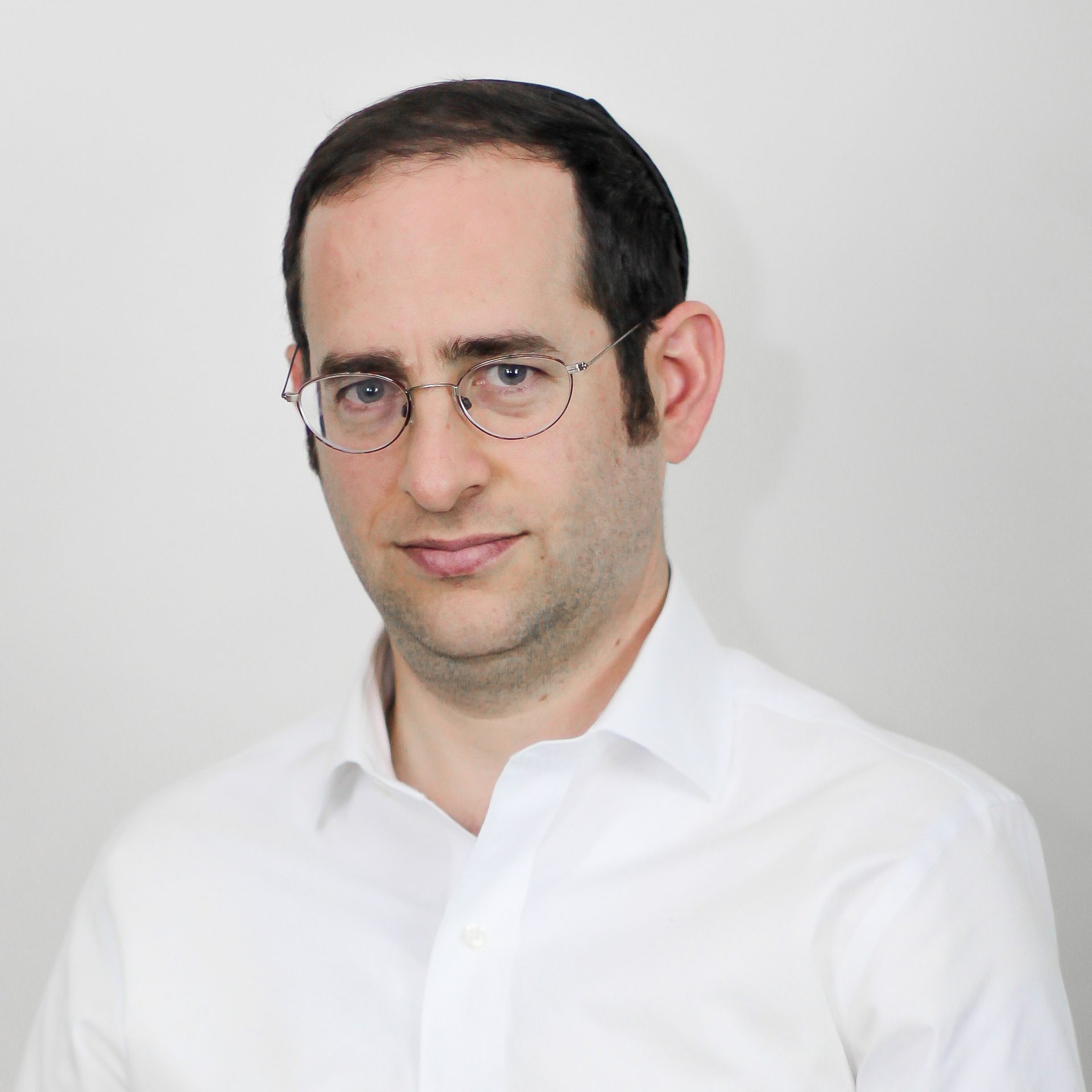 Vision care, Dress shirt, Forehead, Cheek, Glasses, Jaw, Neck, Sleeve, Eyelash, Gesture