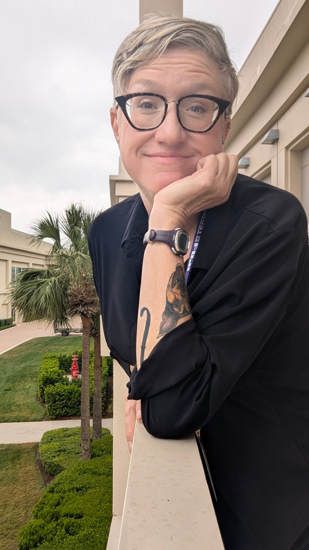 Vision Care, Dress shirt, Eyewear, Watch, Glasses, Sleeve, Wrist, Thumb