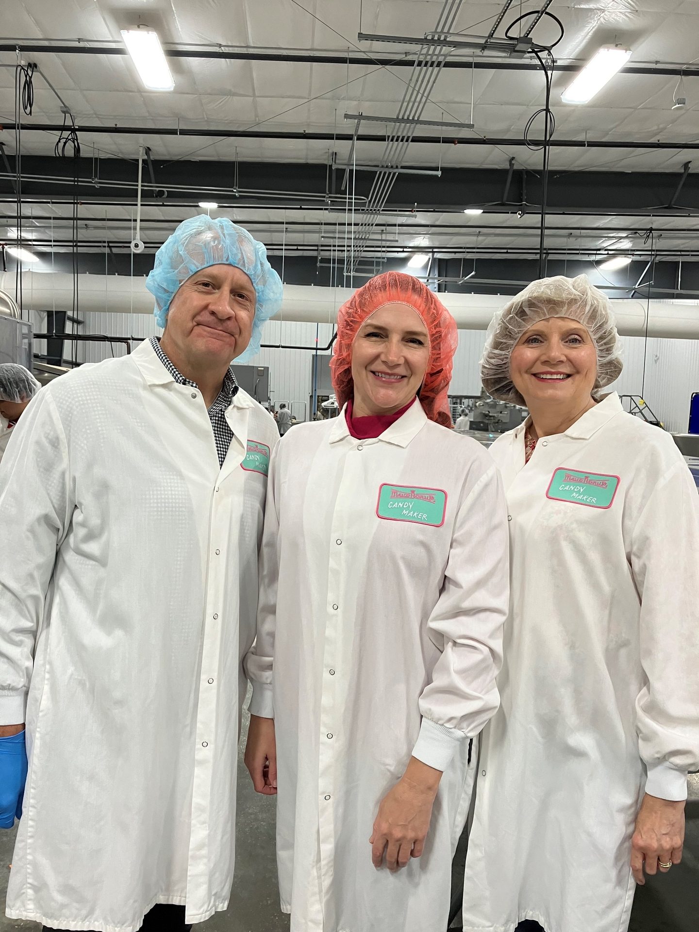 Smile, Workwear, Sleeve, Hair protector, White coats