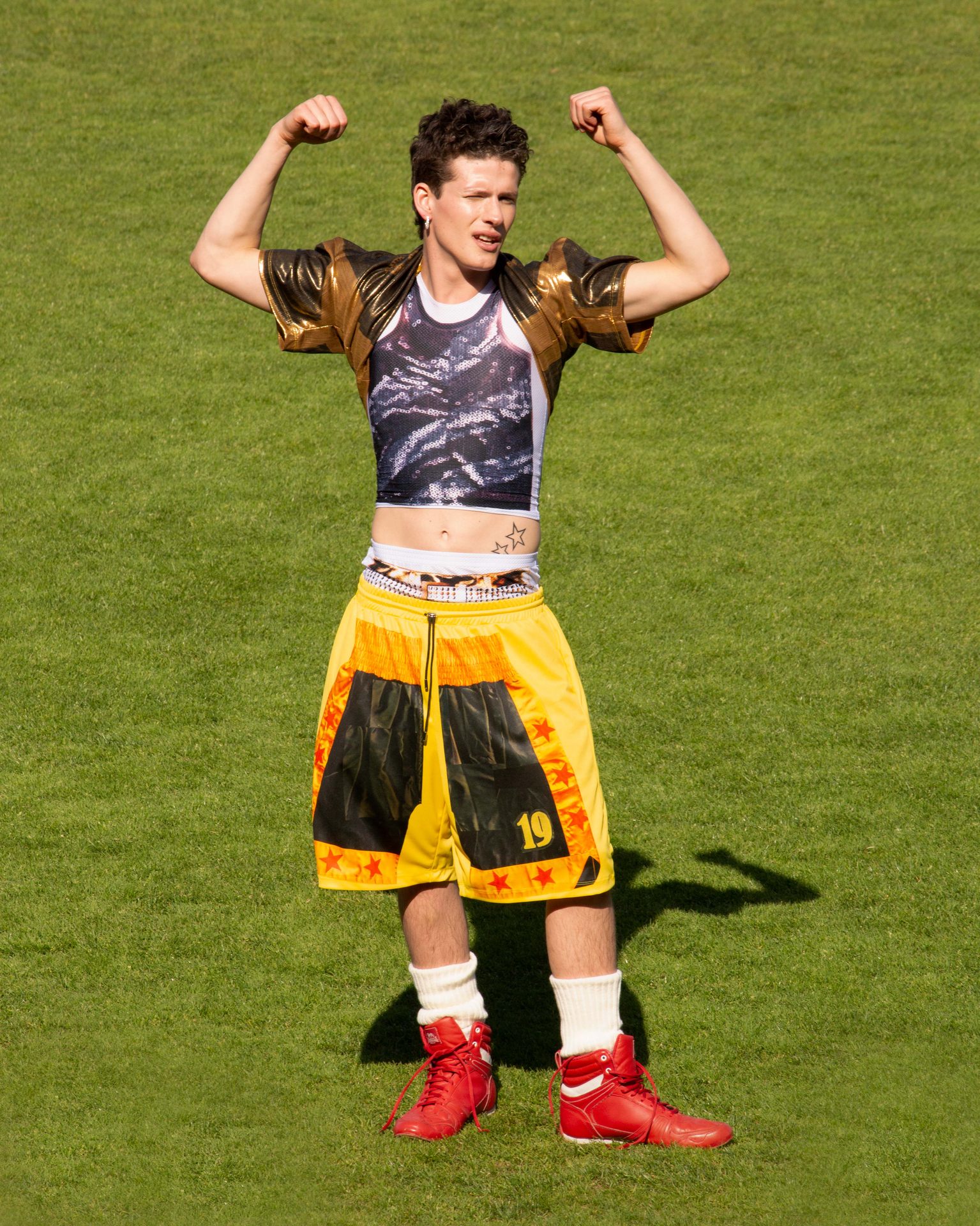 Gesture, Player, Shorts, Thigh, Grass, Sportswear