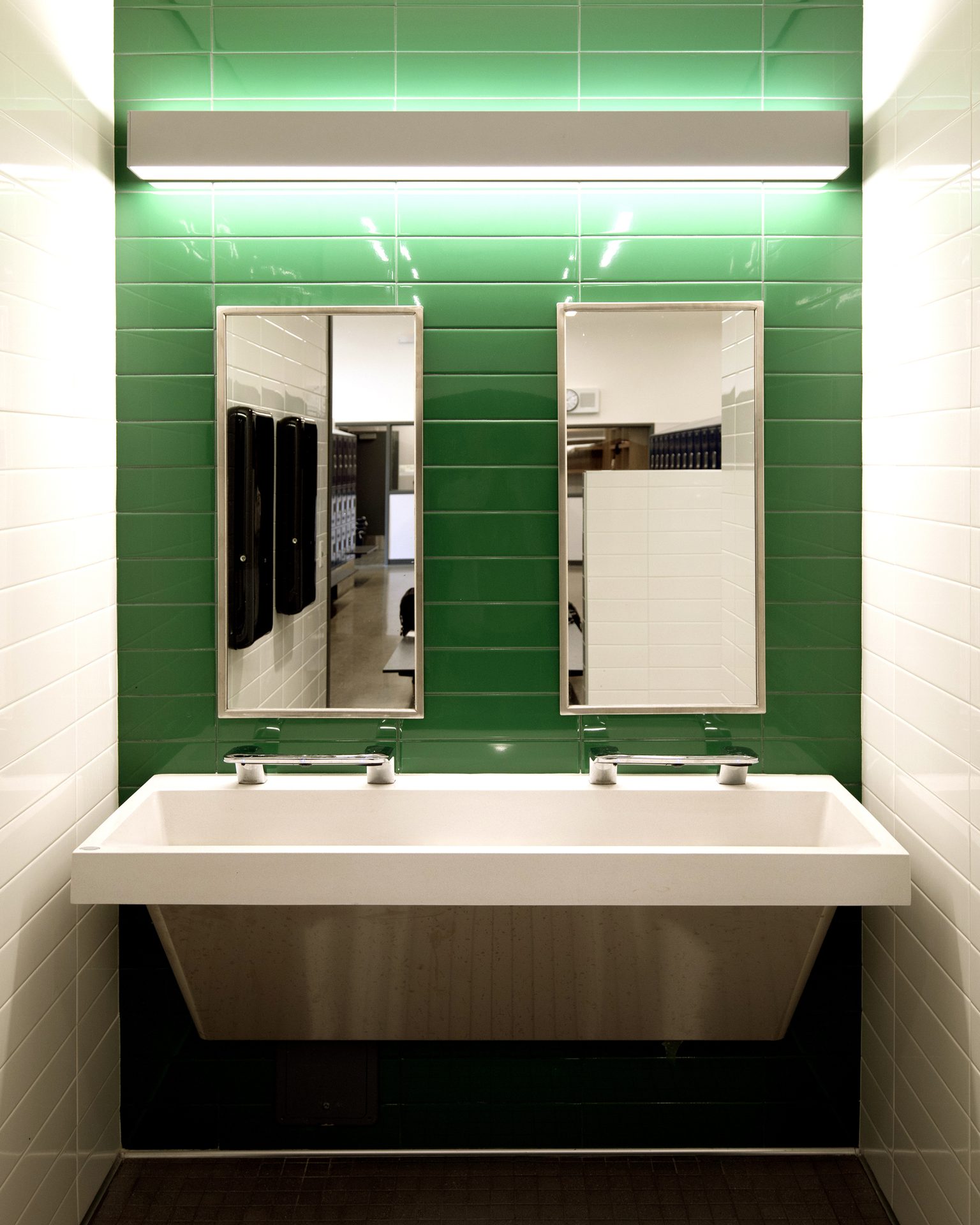 Plumbing fixture, Bathroom sink, Interior design, Mirror, Tap, Green, Rectangle