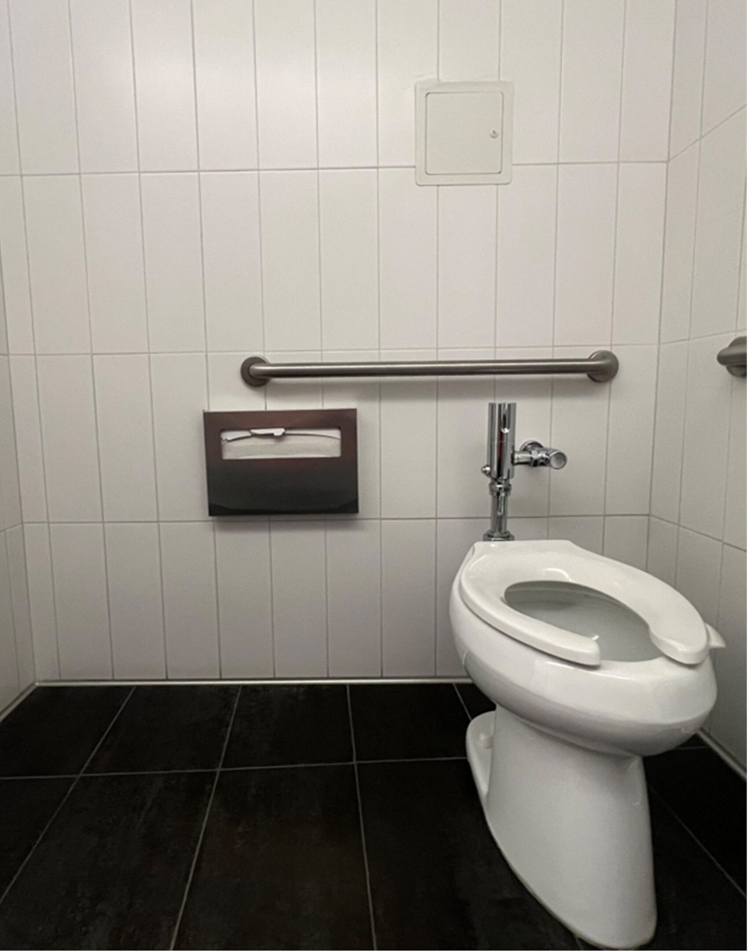 Toilet seat, Plumbing fixture, Property, White, Bathroom, Purple, Floor, Wall