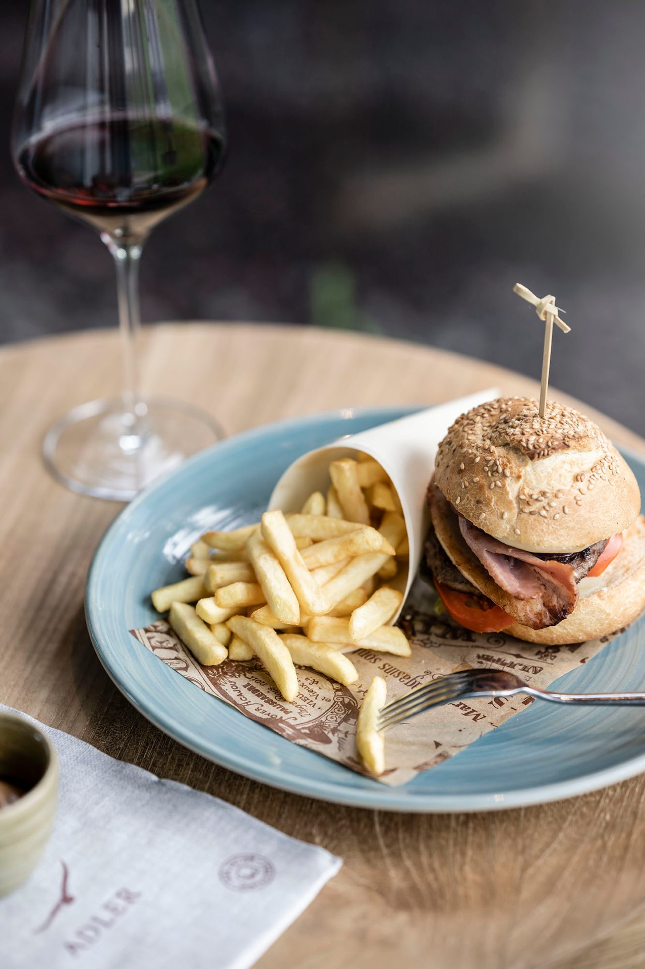 French fries, Fast food, Tableware, Ingredient, Bread, Table, Serveware