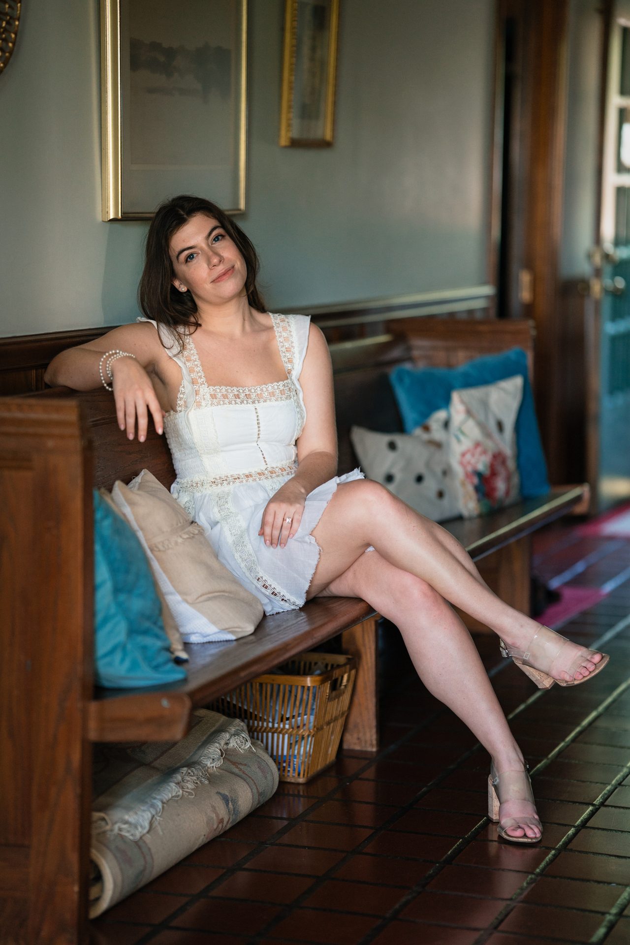 Human body, Flash photography, Picture frame, Joint, Hairstyle, Shoulder, Shoe, Leg, Thigh, Wood