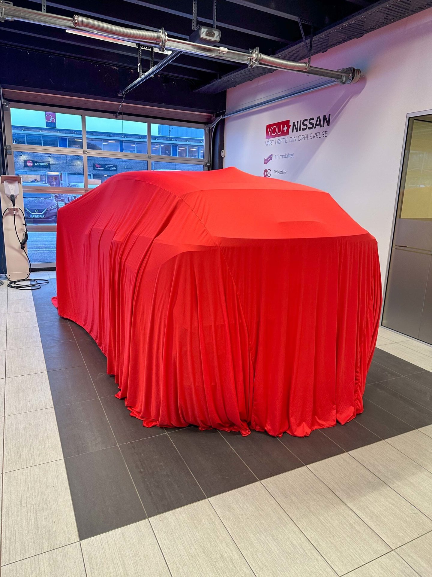 Vehicle cover, Automotive design, Hood, Flooring, Floor
