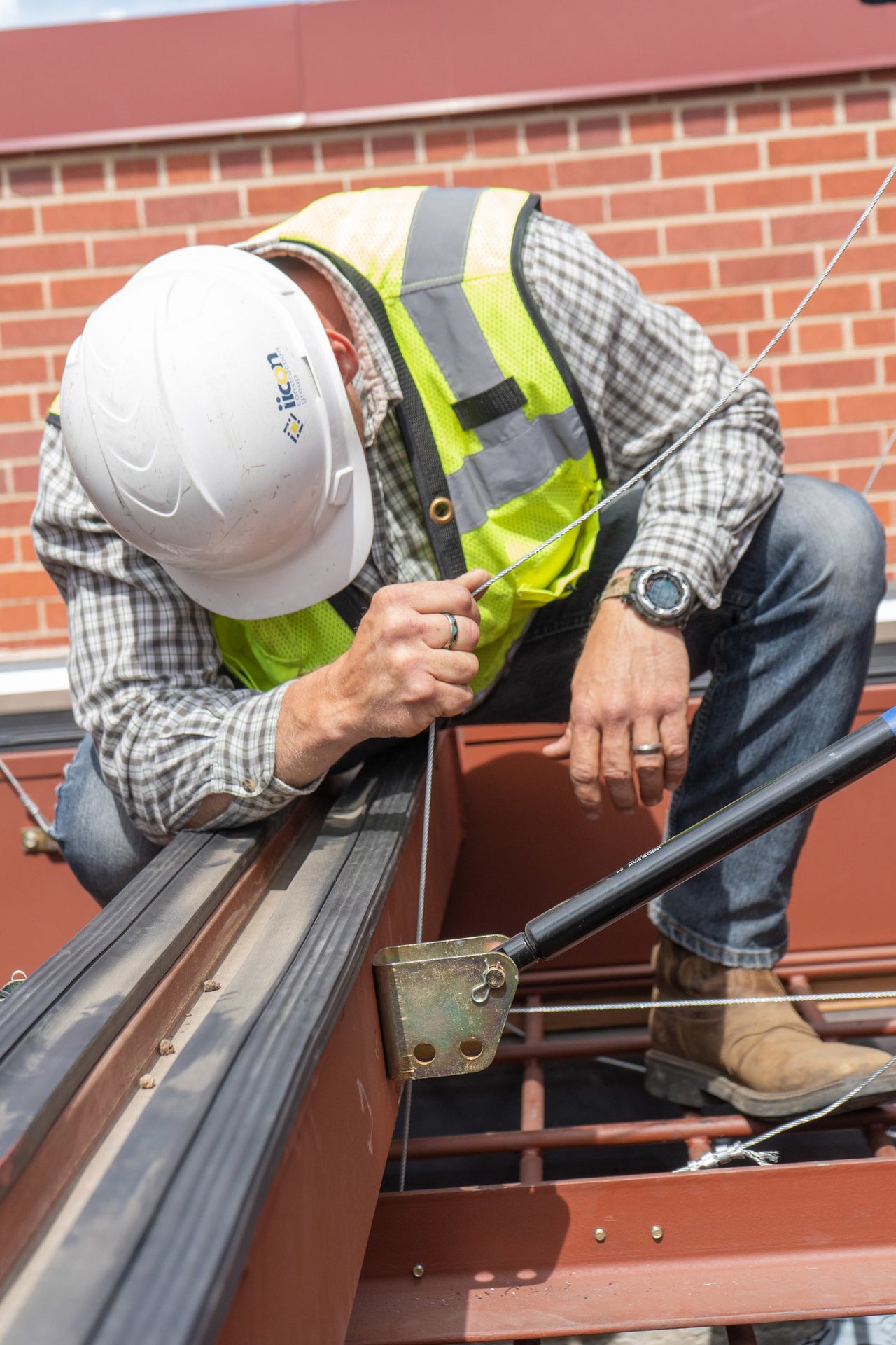 Hard hat, High-visibility clothing, Construction worker, Helmet, Workwear, Tradesman, Human, Wood
