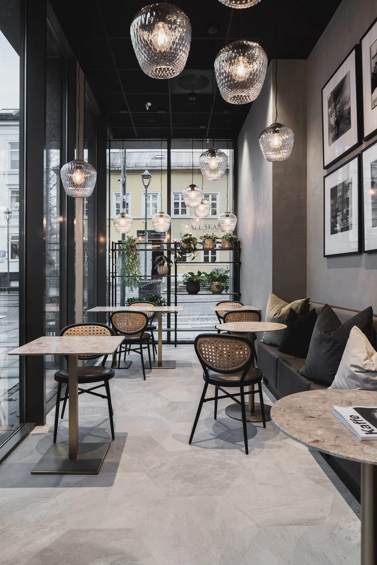 Interior design, Light fixture, Lighting, Furniture, Ceiling, Chair, Restaurant, Chandelier