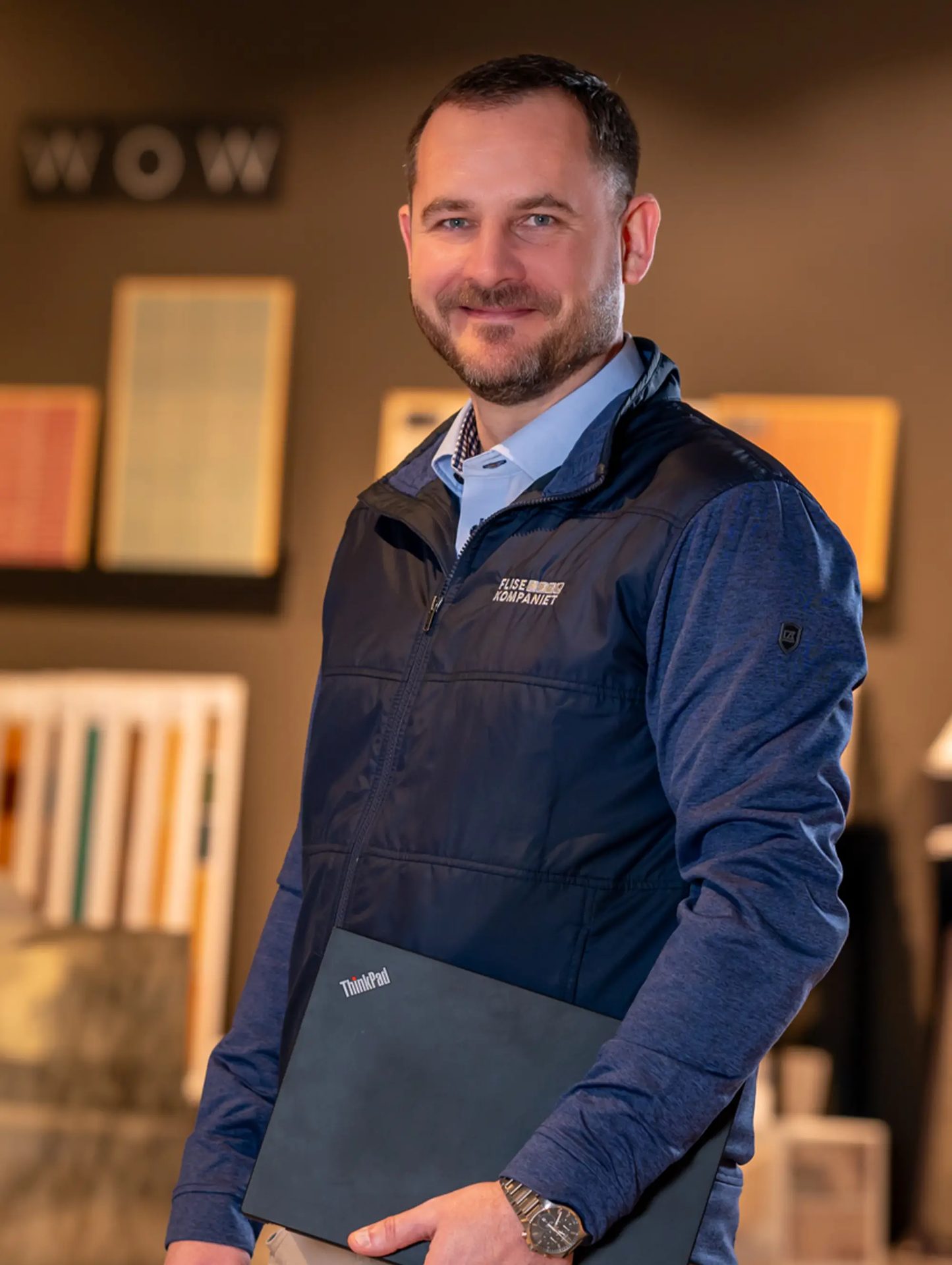 White-collar worker, Dress shirt, Sleeve, Advertising, Technology