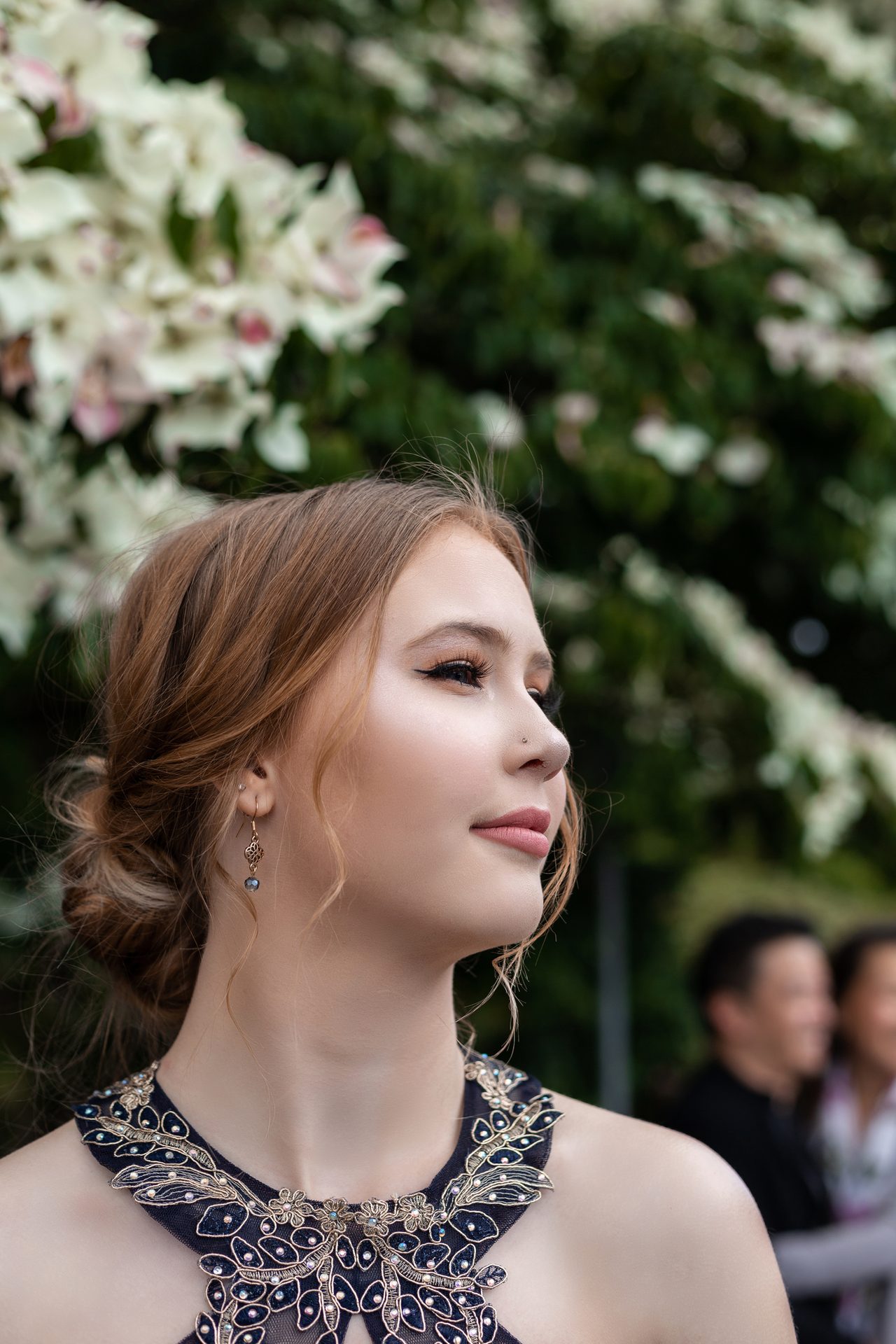Flash photography, Hair, Face, Skin, Head, Lip, Hairstyle, Eyebrow, Shoulder, Eyelash