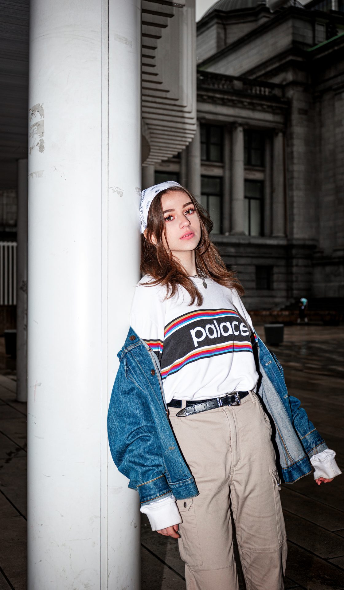 Luggage and bags, Flash photography, Sleeve, Waist, Thigh