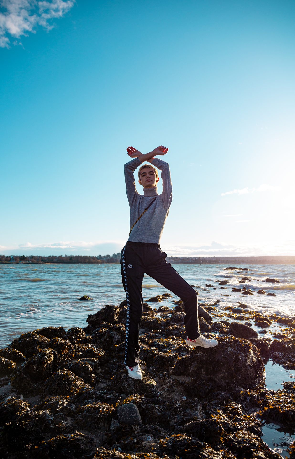 People in nature, Human body, Flash photography, Water, Sky, Cloud, Leg, Happy, Standing