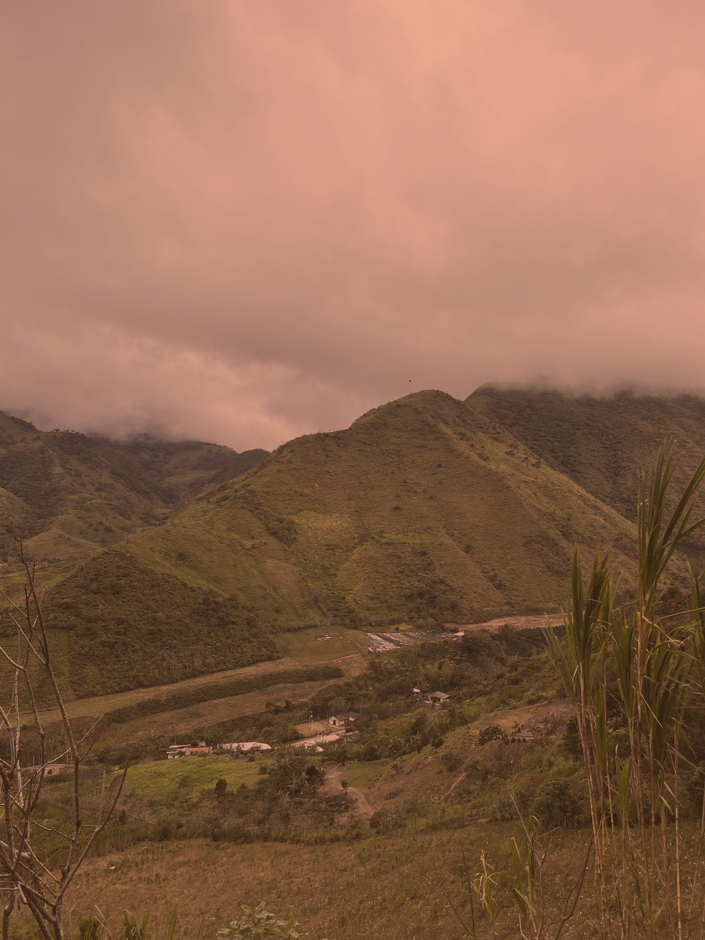Mountainous landforms, atmospheric phenomenon, Natural landscape, Mountain, Hill, Vegetation, Highland, Ecoregion, Horizon, Cloud
