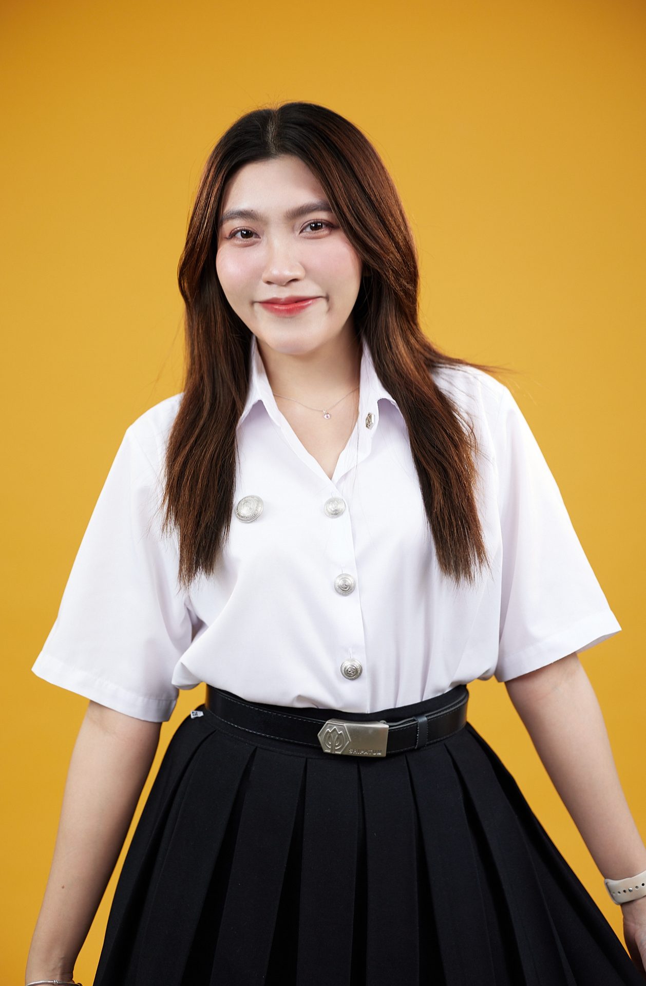 School uniform, Dress shirt, Clothing, Smile, Neck, Sleeve, Collar, Waist