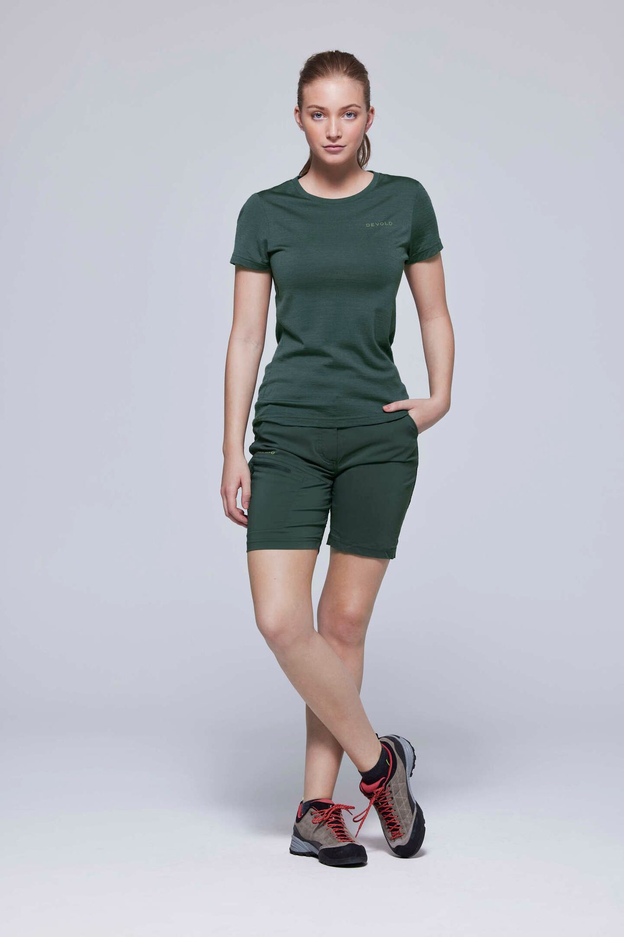 Footwear, Arm, Neck, Sleeve, Knee, Elbow