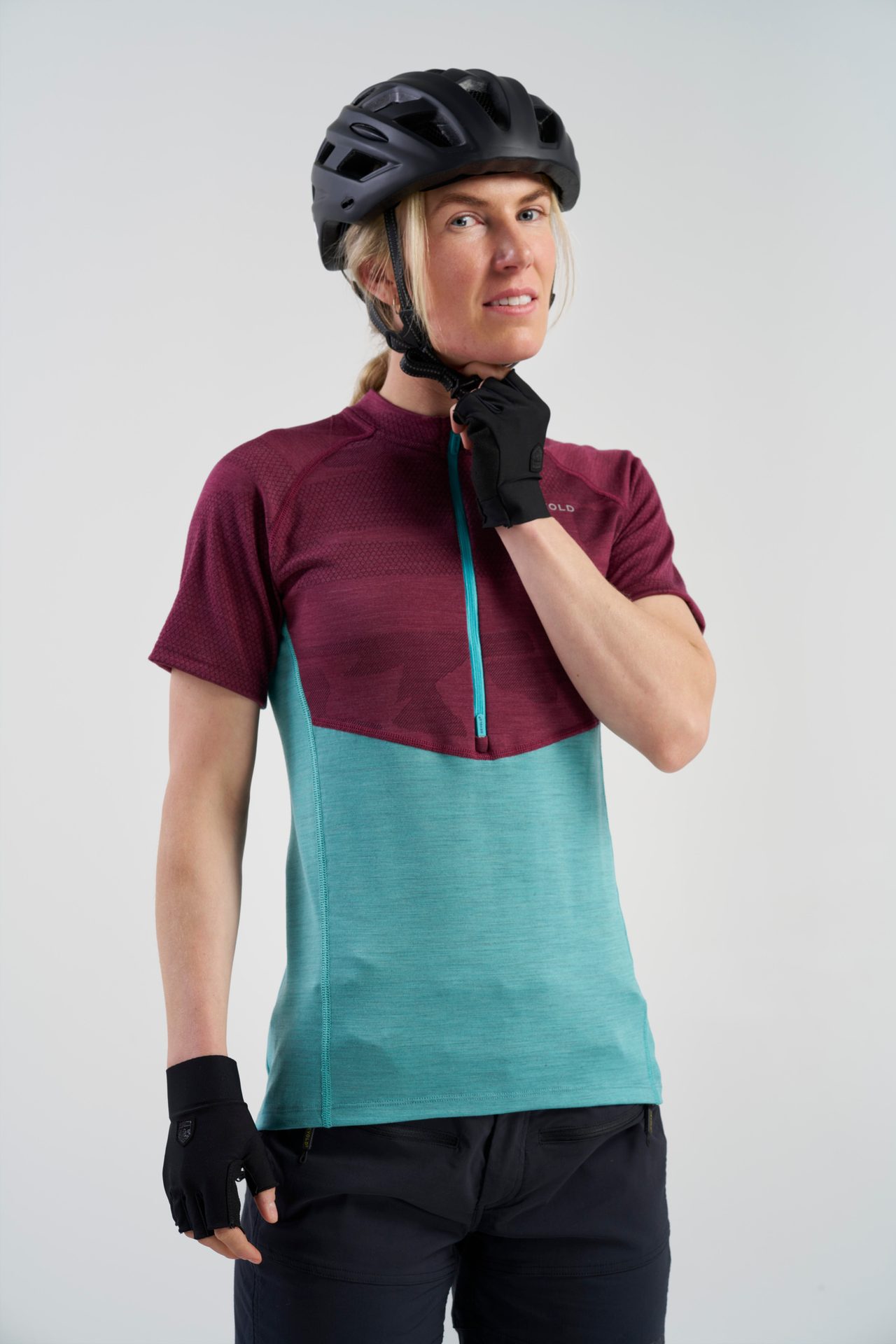 Sports uniform, Human body, Outerwear, Shoulder, Arm, Jersey, Shorts, Neck