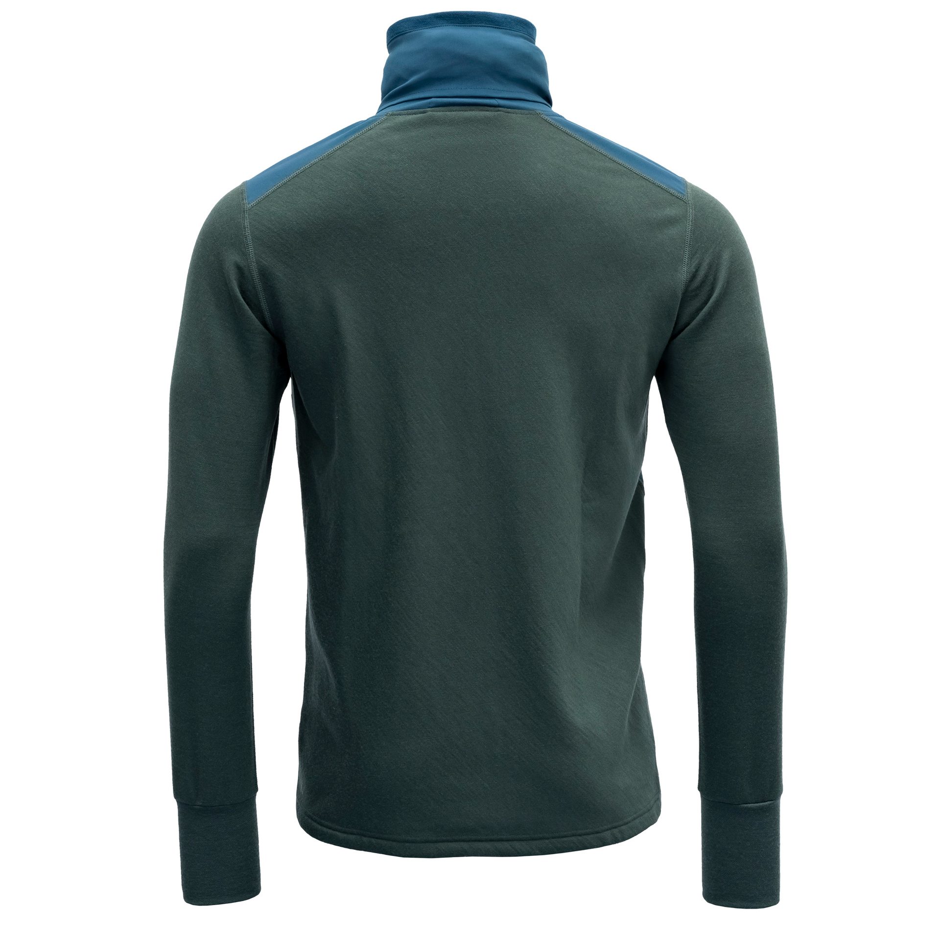 Dress shirt, Outerwear, Arm, Coat, Jersey, Sleeve, Gesture, Waist, Grey