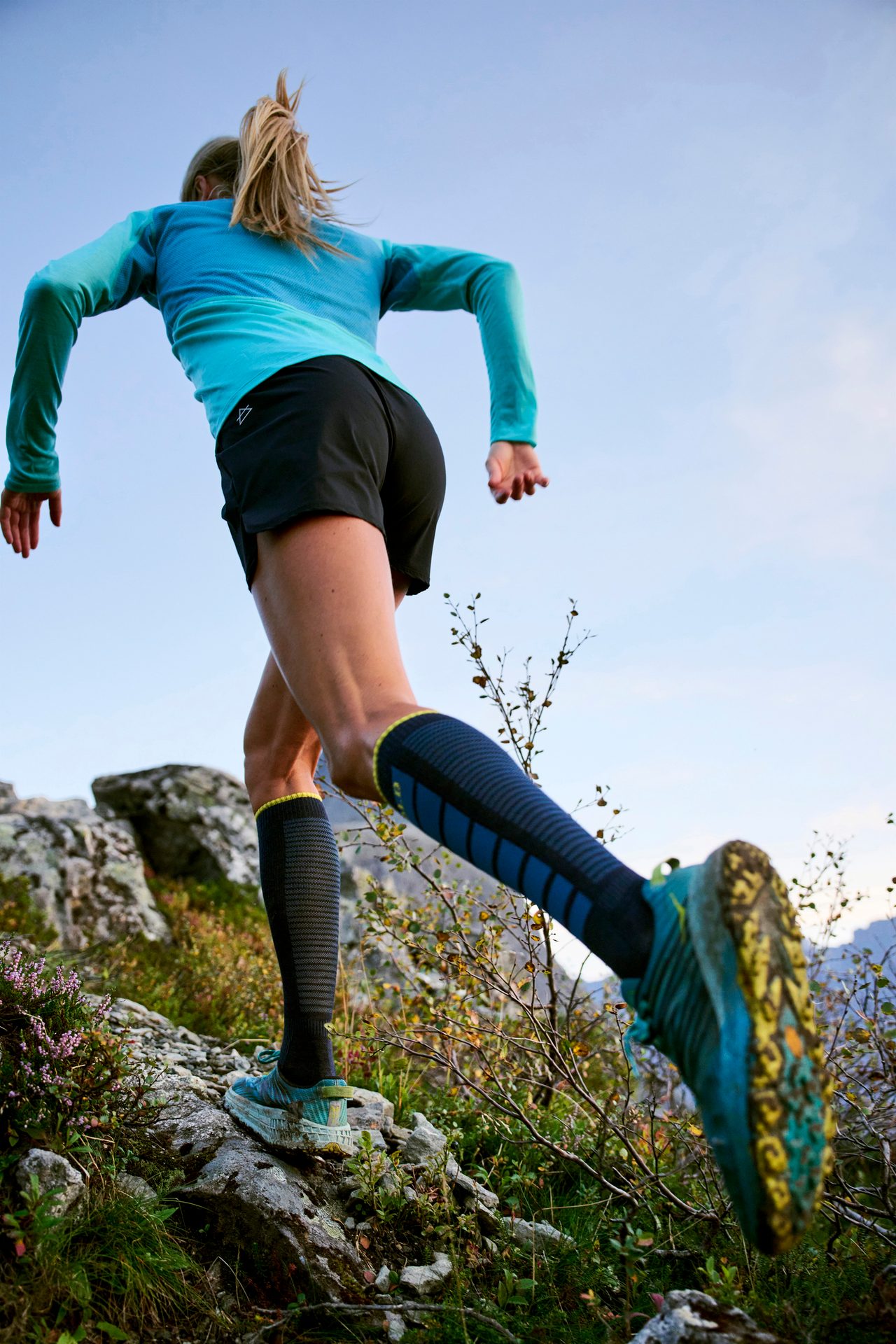 People in nature, Flash photography, Sky, Plant, Shorts, Happy, Thigh, Knee, Grass
