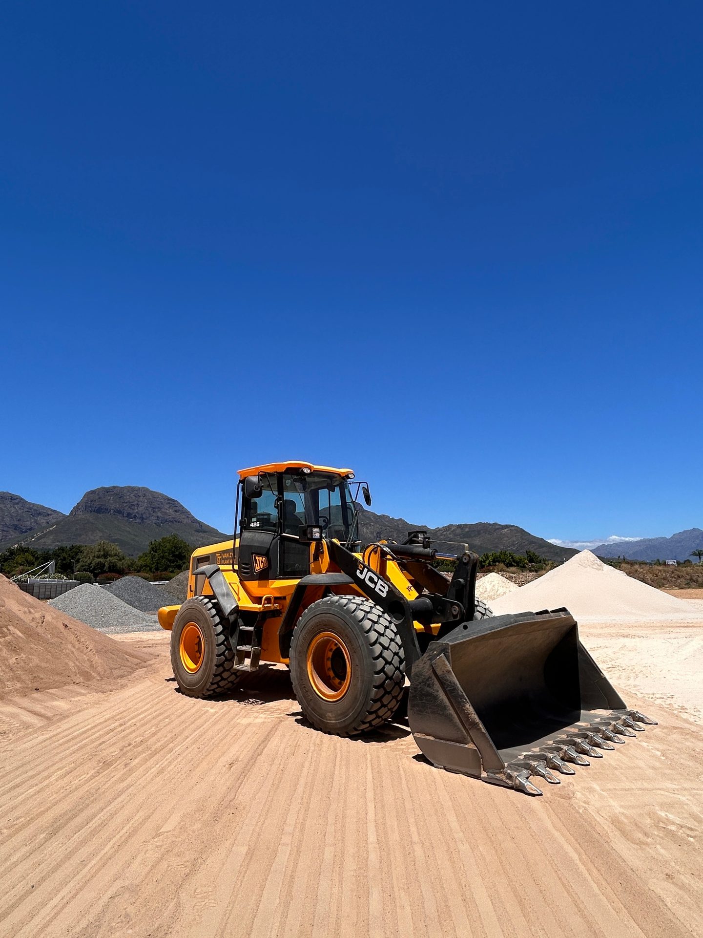Automotive Wheel System, Land vehicle, Heavy equipment, Tire, Tread, Fender, Machine