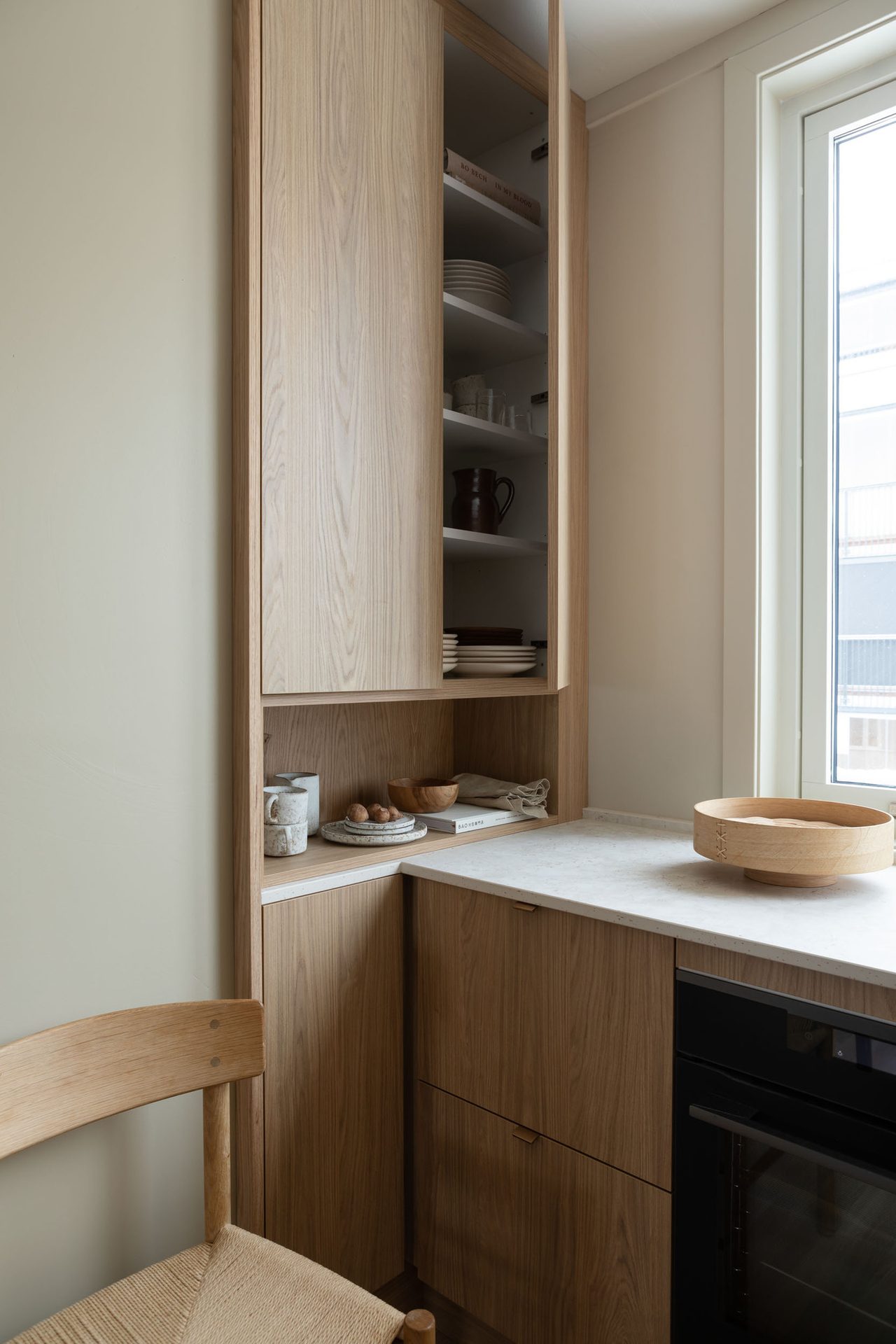 Interior design, Property, Cabinetry, Furniture, Building, Shelving, Wood, Window, Drawer, Shelf