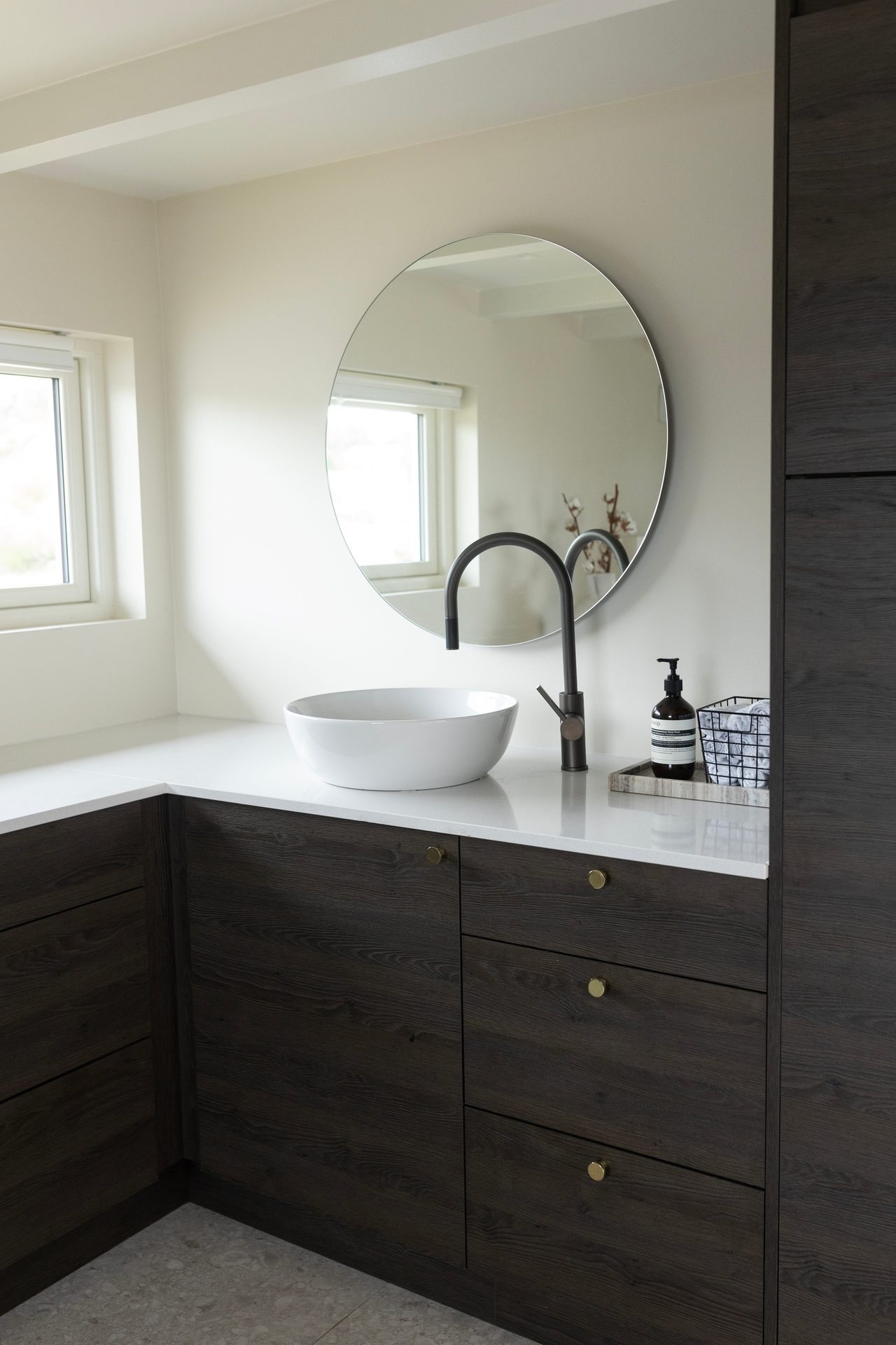 Bathroom cabinet, Plumbing fixture, Mirror, Tap, Cabinetry, Sink, Furniture, Property, Window